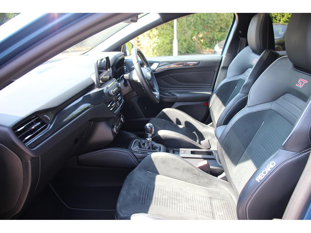 Ford Focus view 17