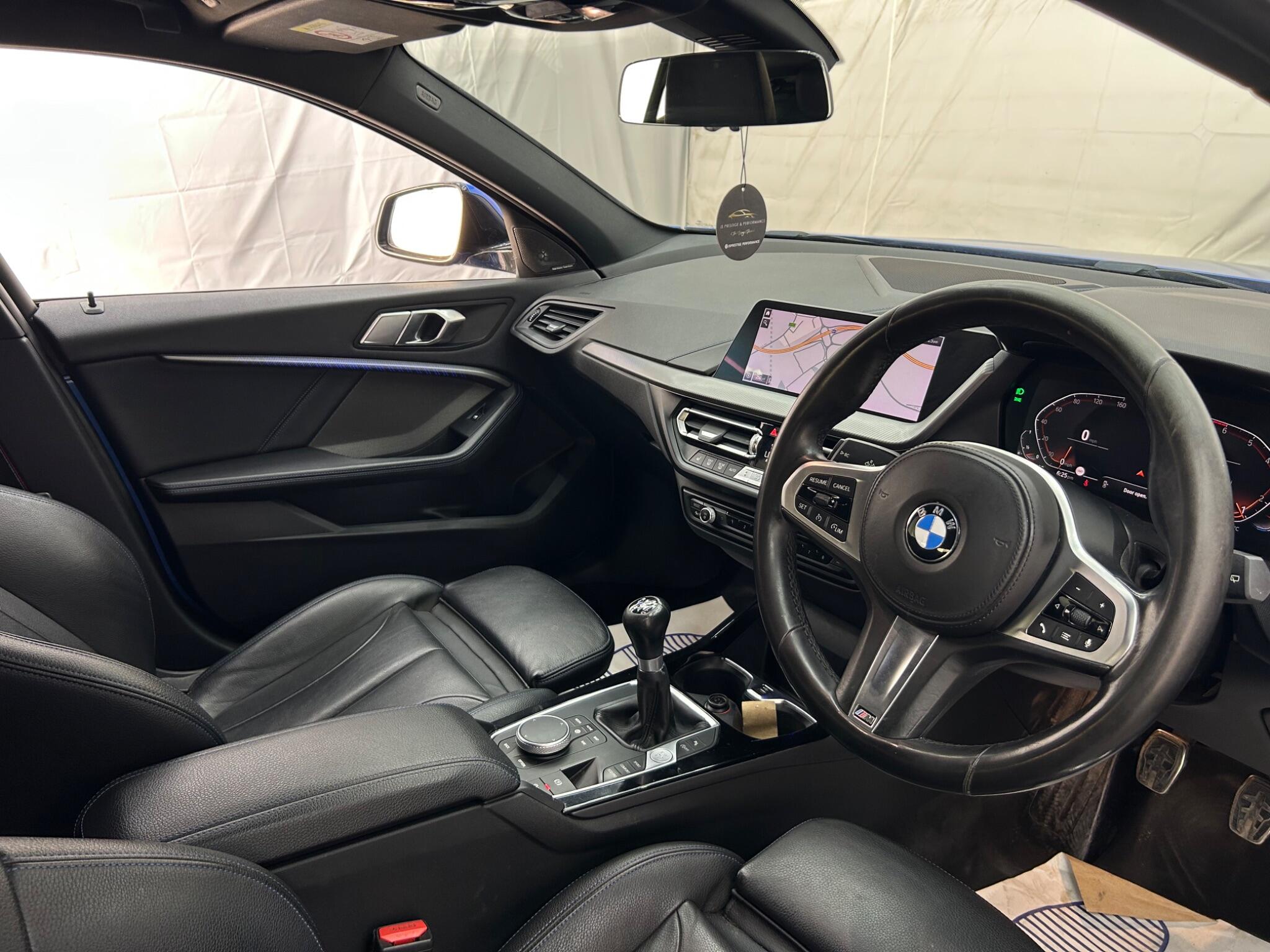 BMW 1 Series view 11