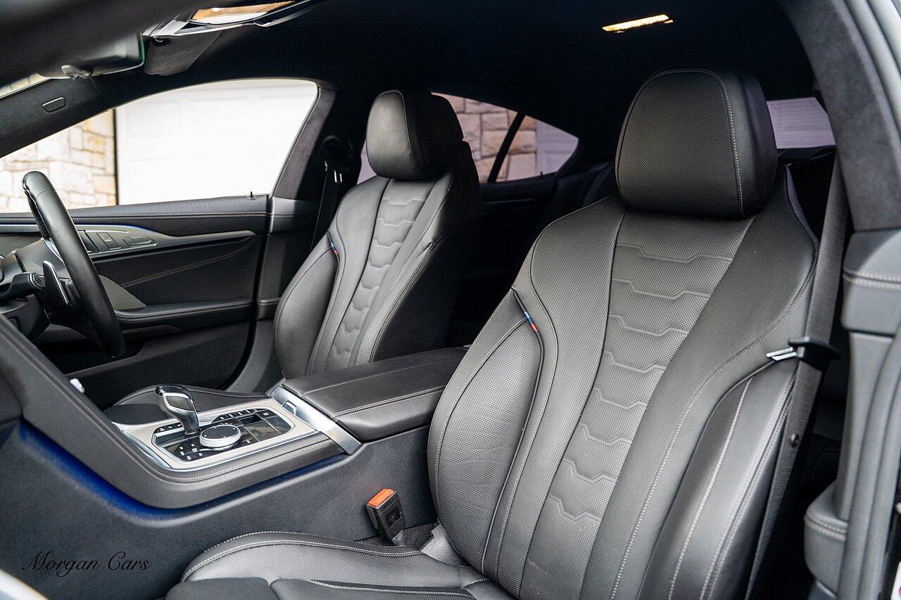 BMW 8 Series view 61