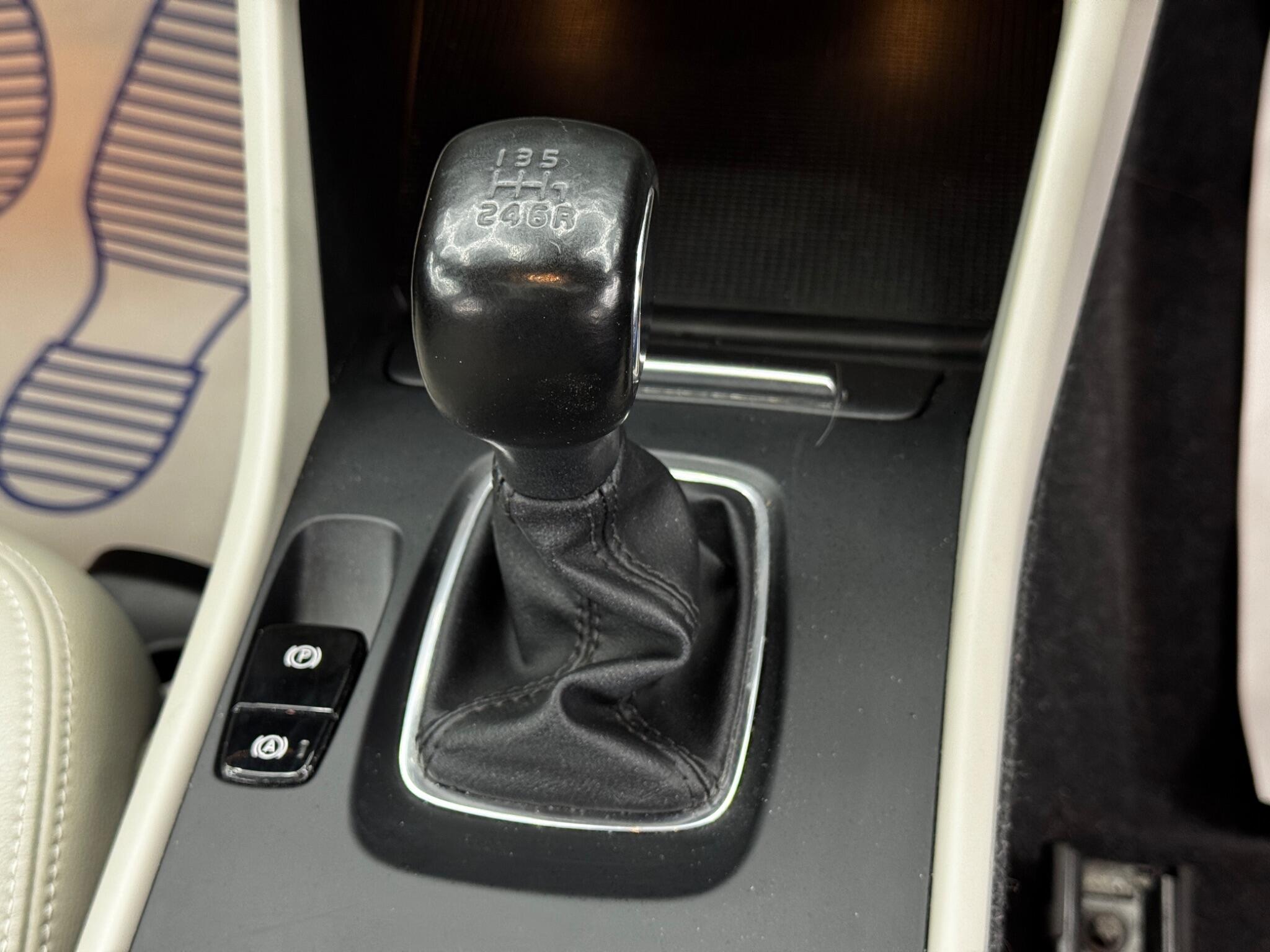 Volvo XC40 view 25