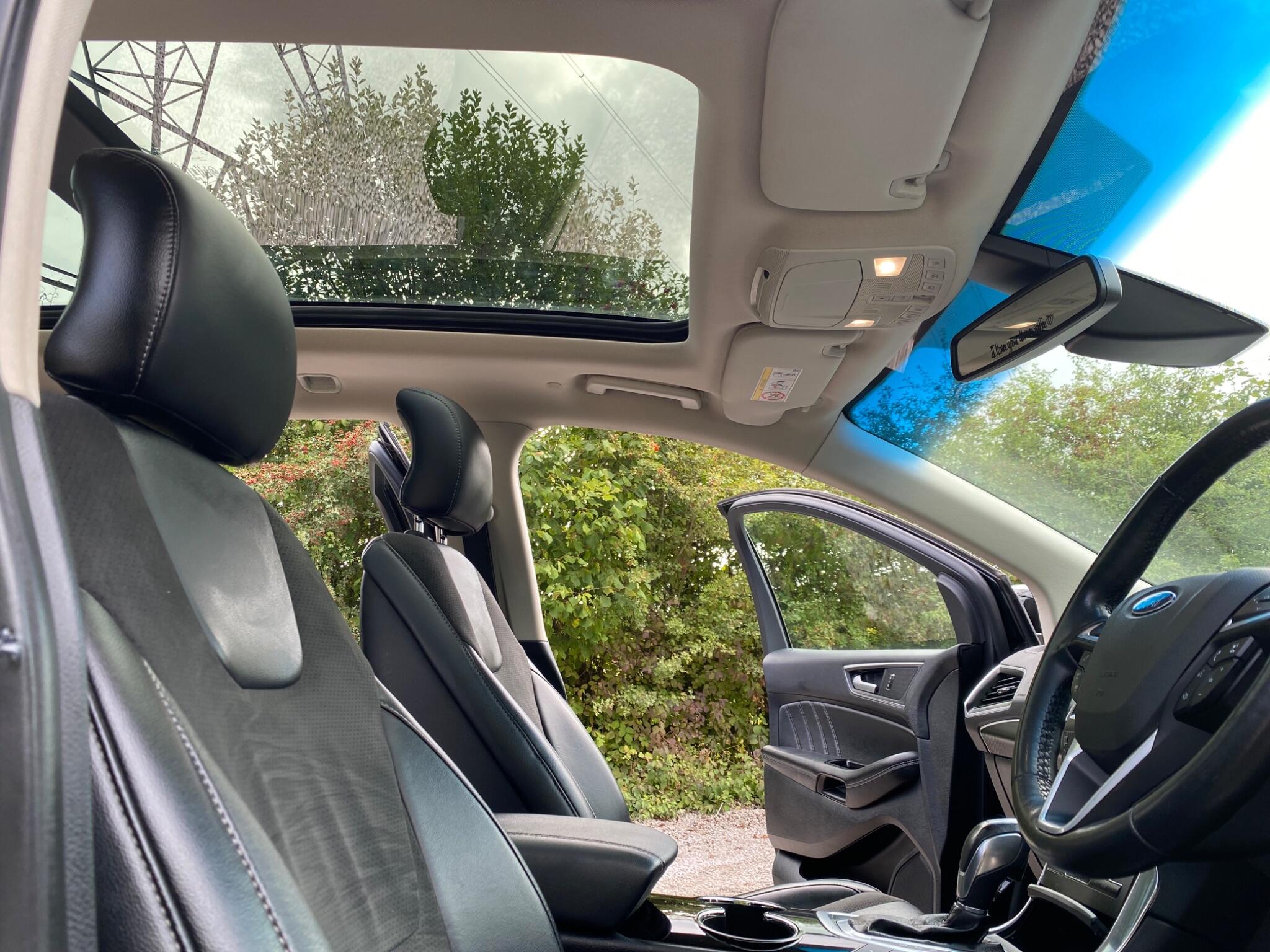 Ford Edge view 18