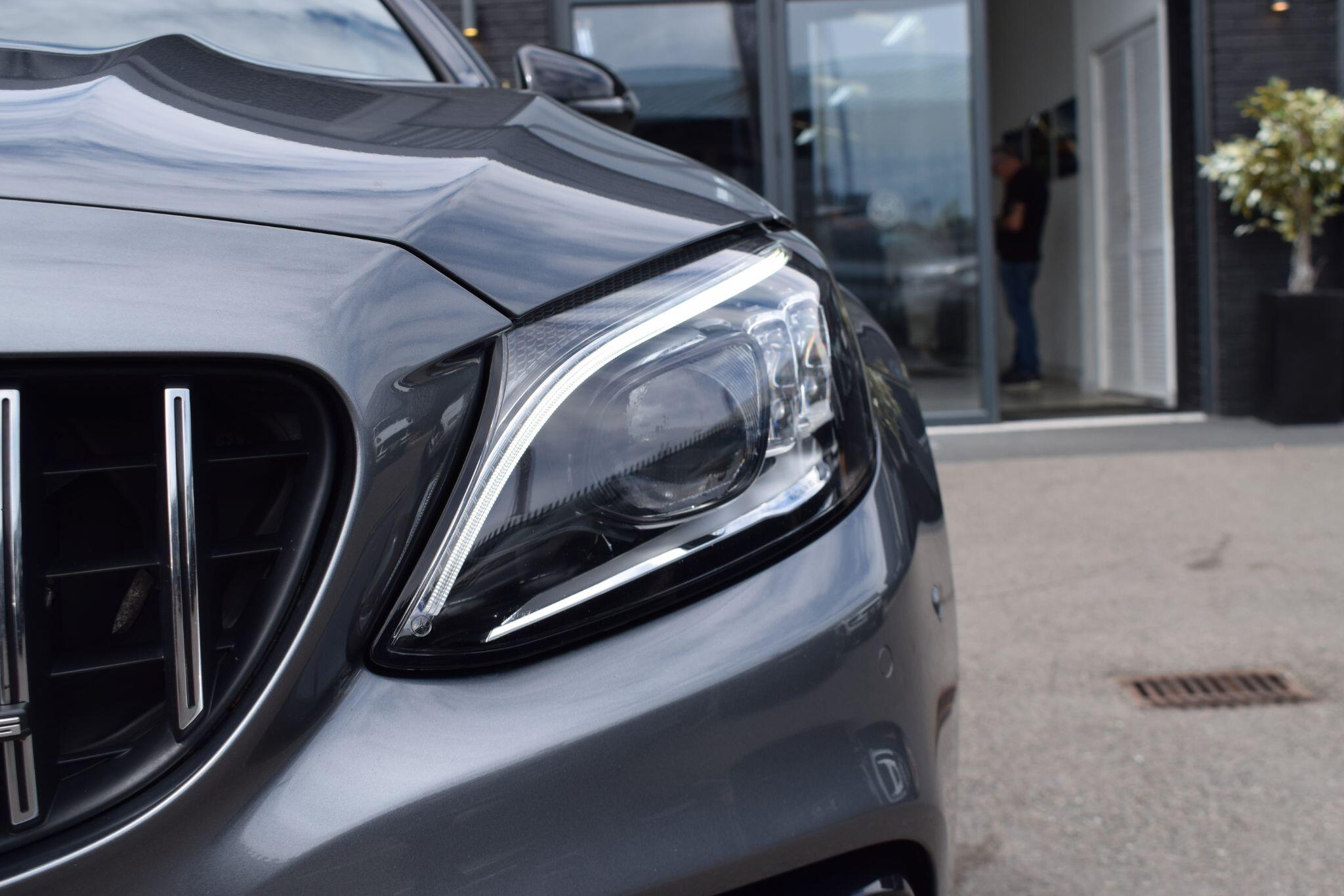 Mercedes-Benz C-Class view 54