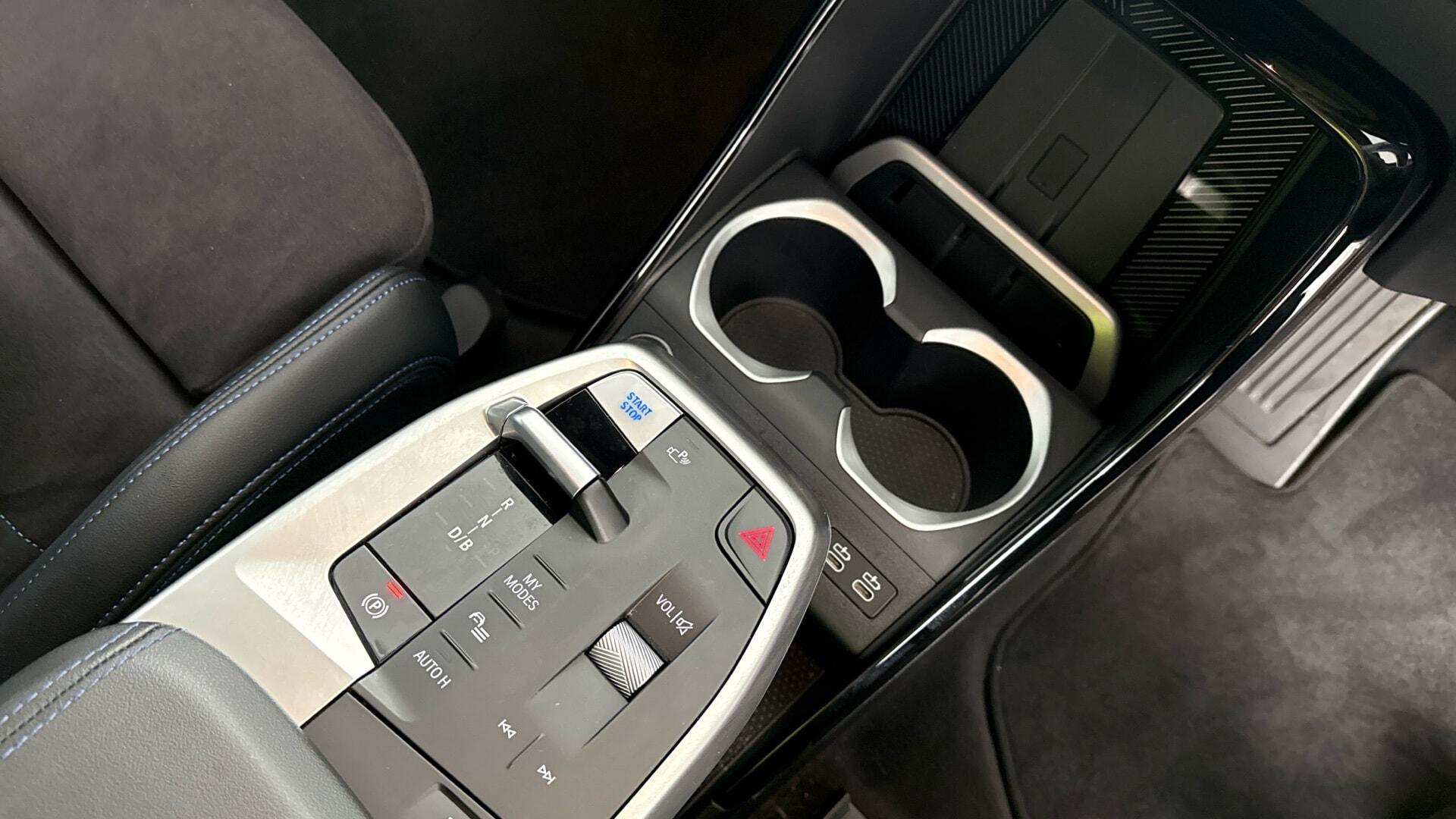 BMW iX1 view 10