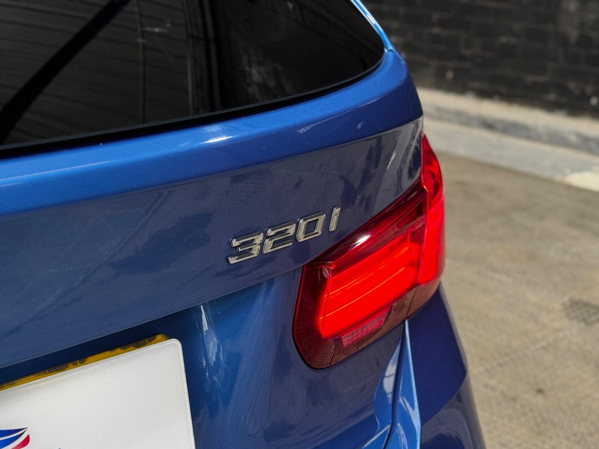 BMW 3 Series view 25