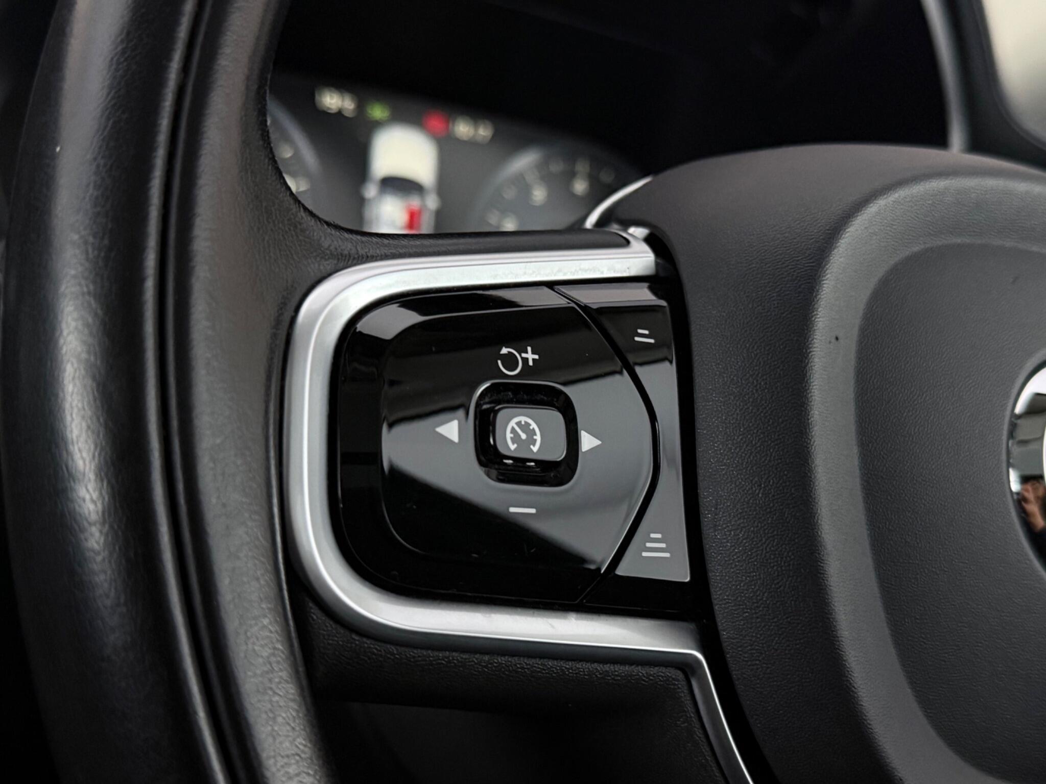 Volvo XC60 view 15