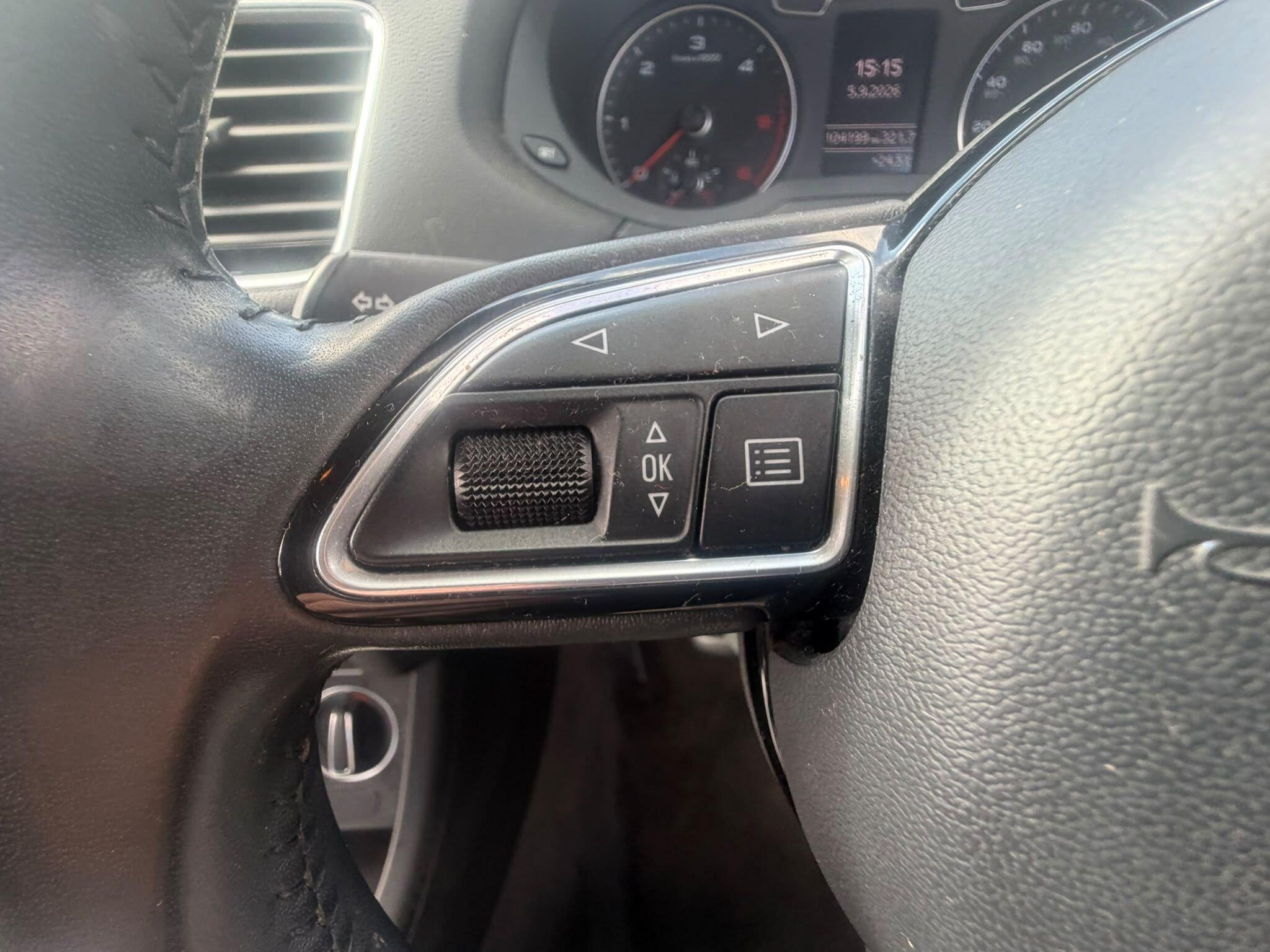 Audi Q3 view 22