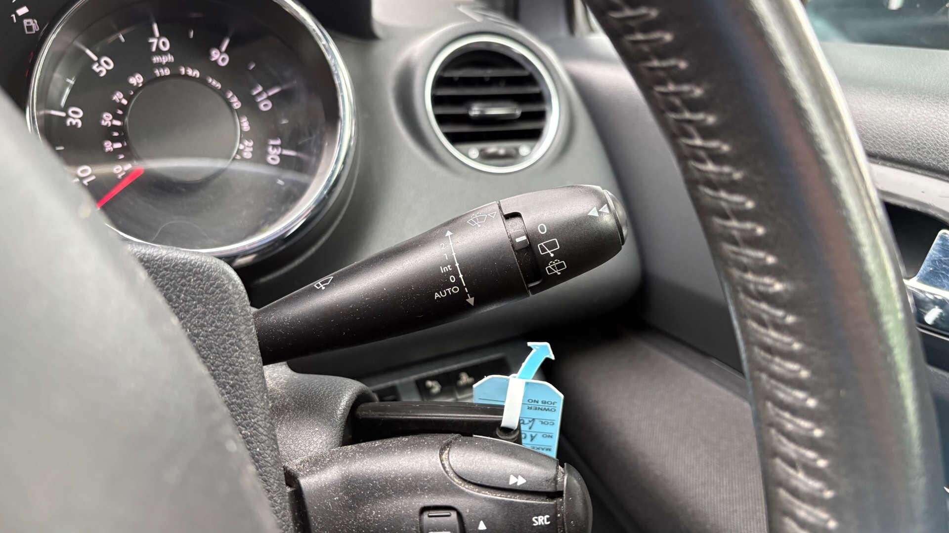 Peugeot 3008 view 19