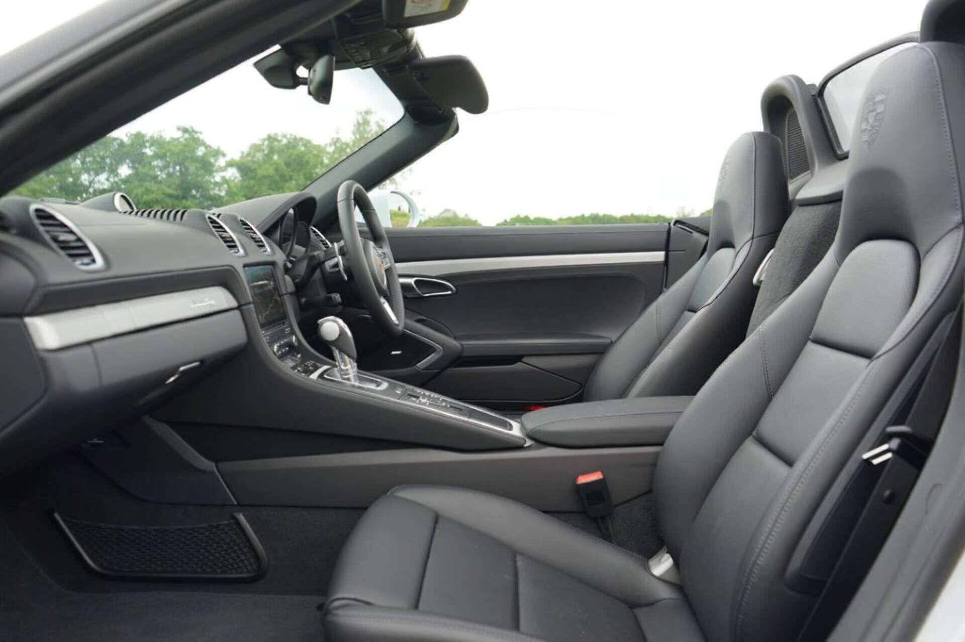Porsche Boxster view 9