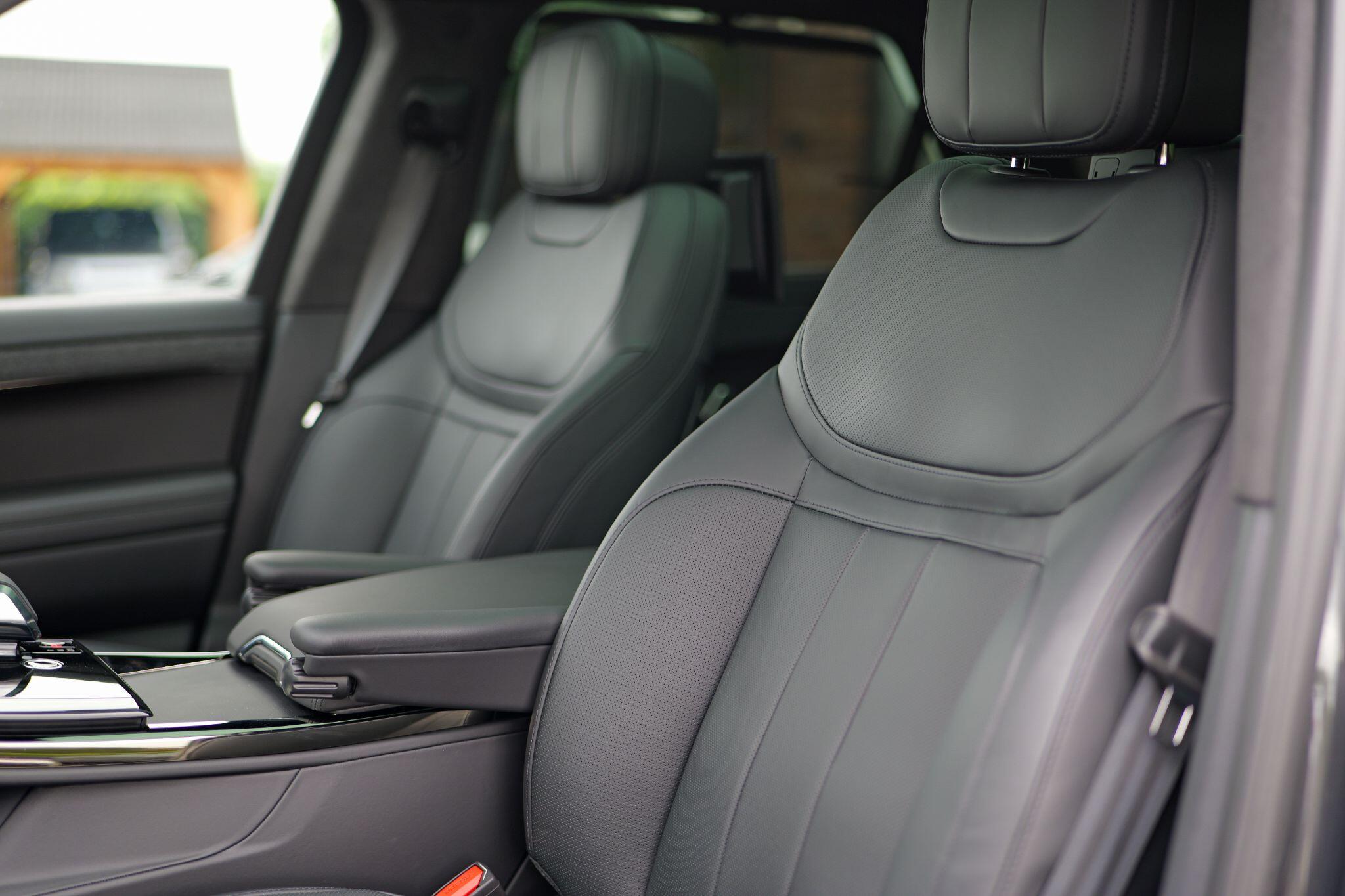 Land Rover Range Rover Sport view 22