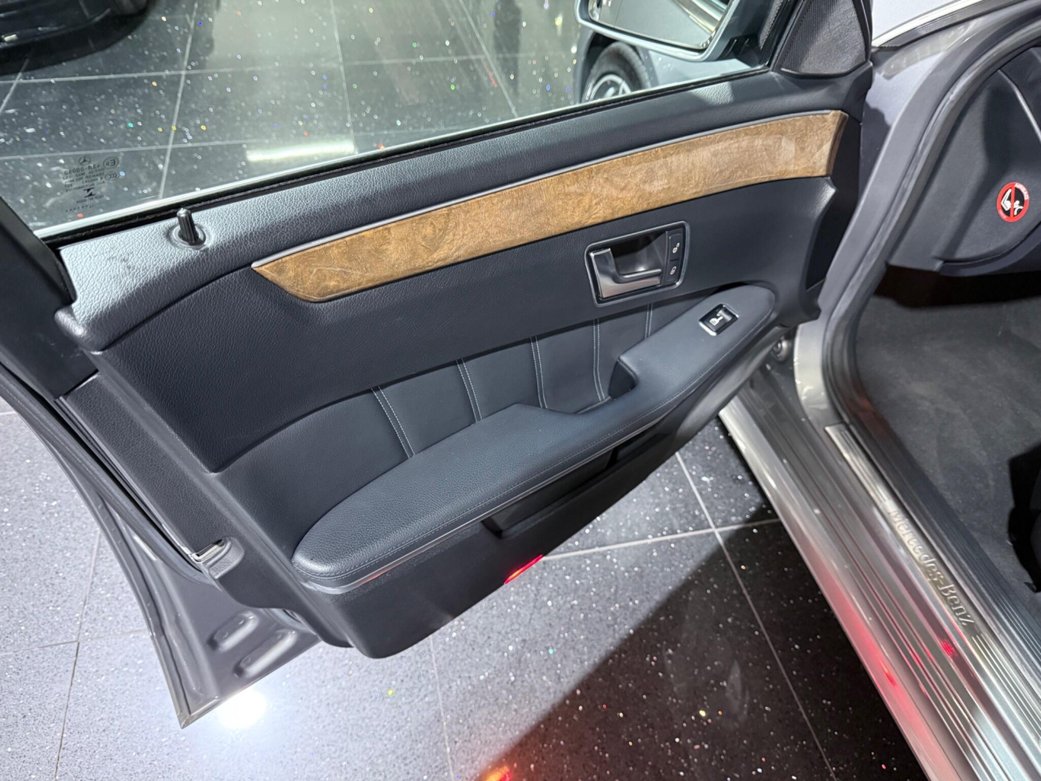Mercedes-Benz E-Class view 56