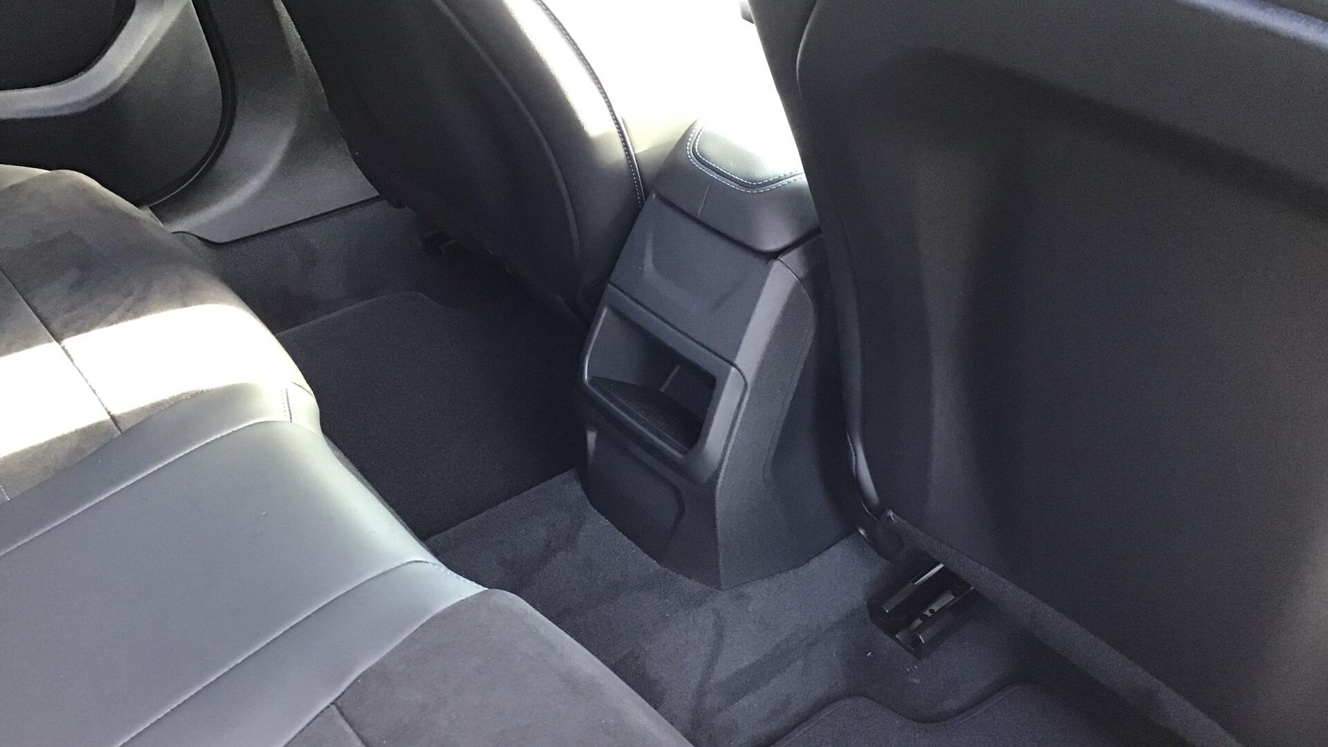 BMW 2 Series view 27
