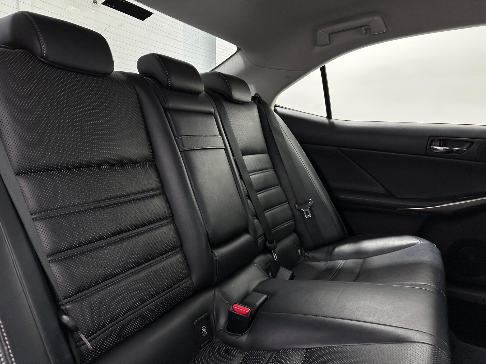 Lexus Is view 44