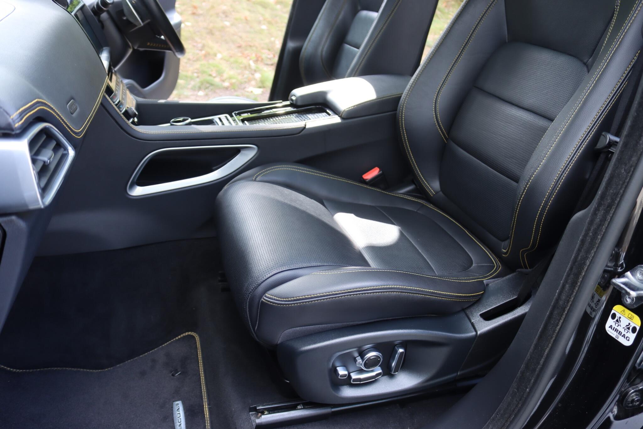 Jaguar F-Pace view 64