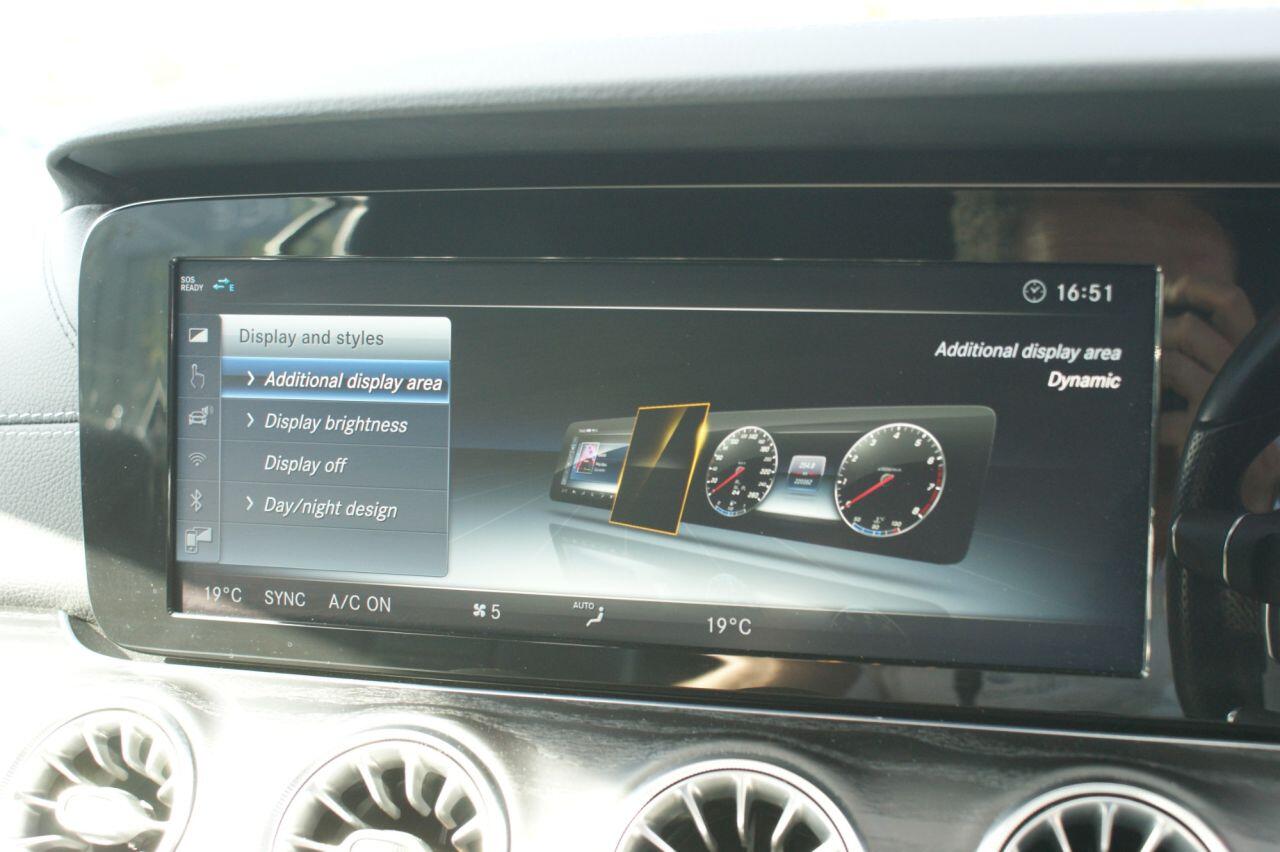 Mercedes-Benz E Class view 55