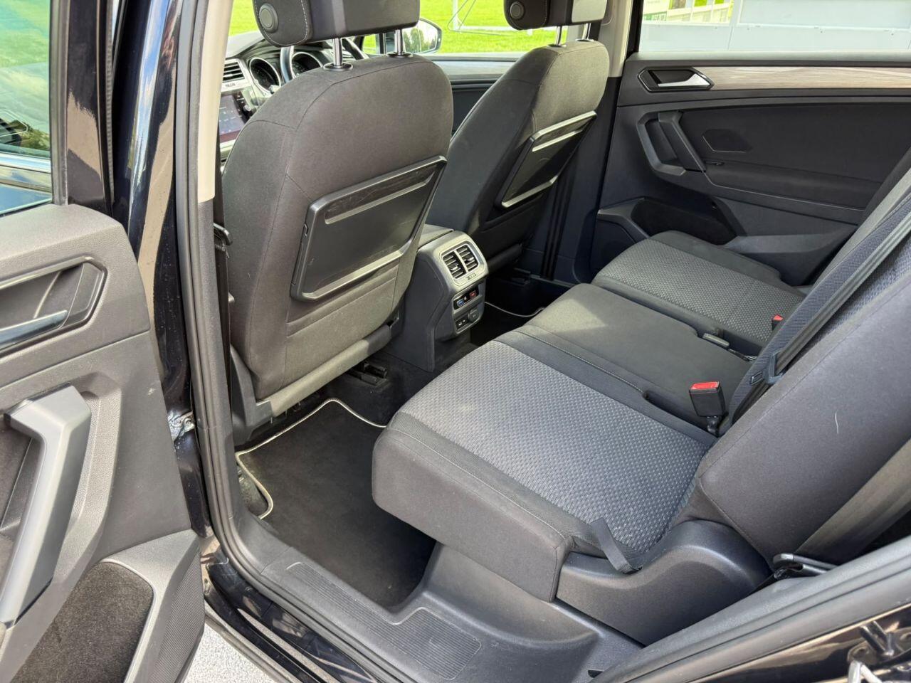 Volkswagen Tiguan Allspace view 55