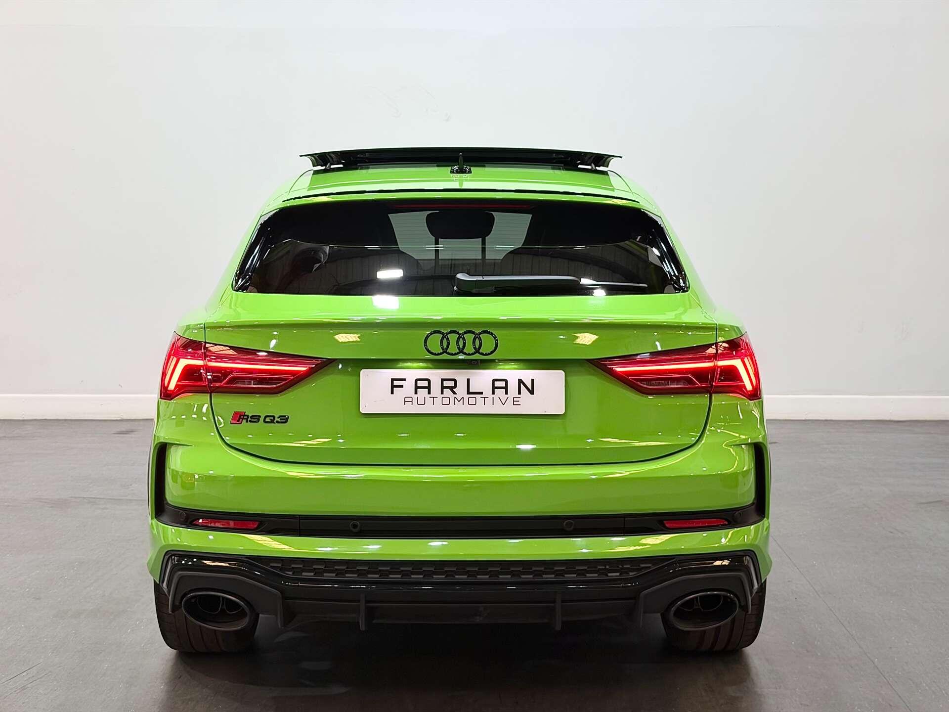 Audi RS Q3 view 22