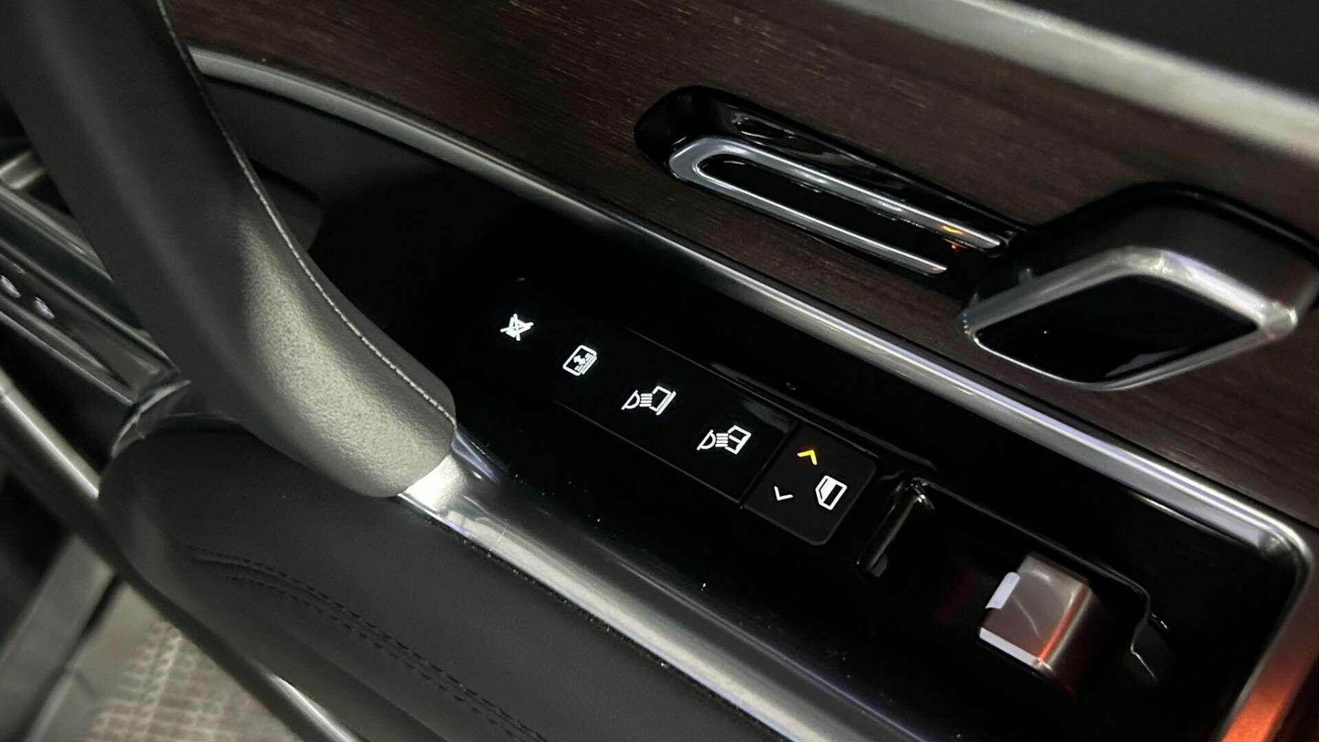 Land Rover Range Rover view 32