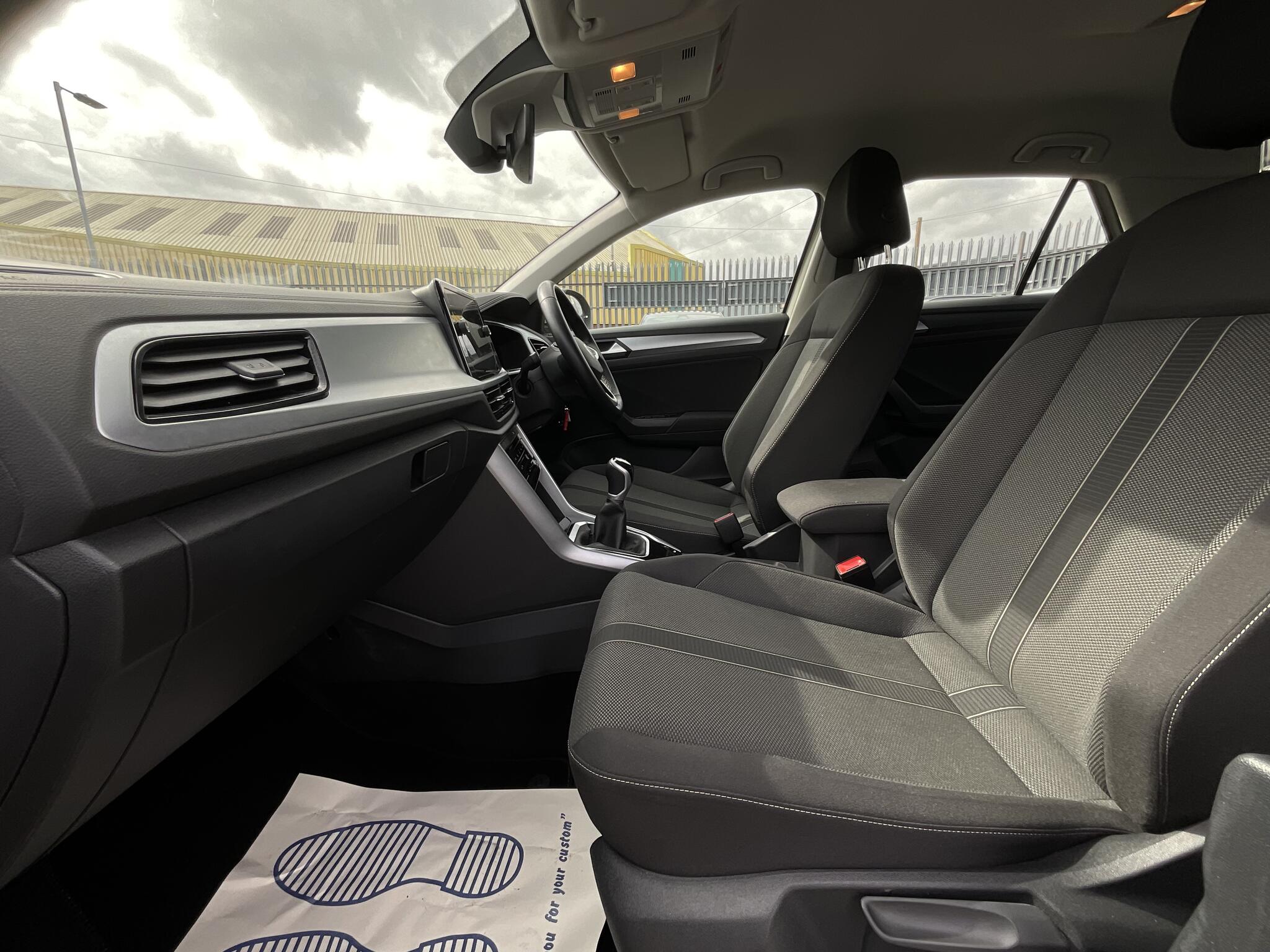 Volkswagen T-Roc view 19