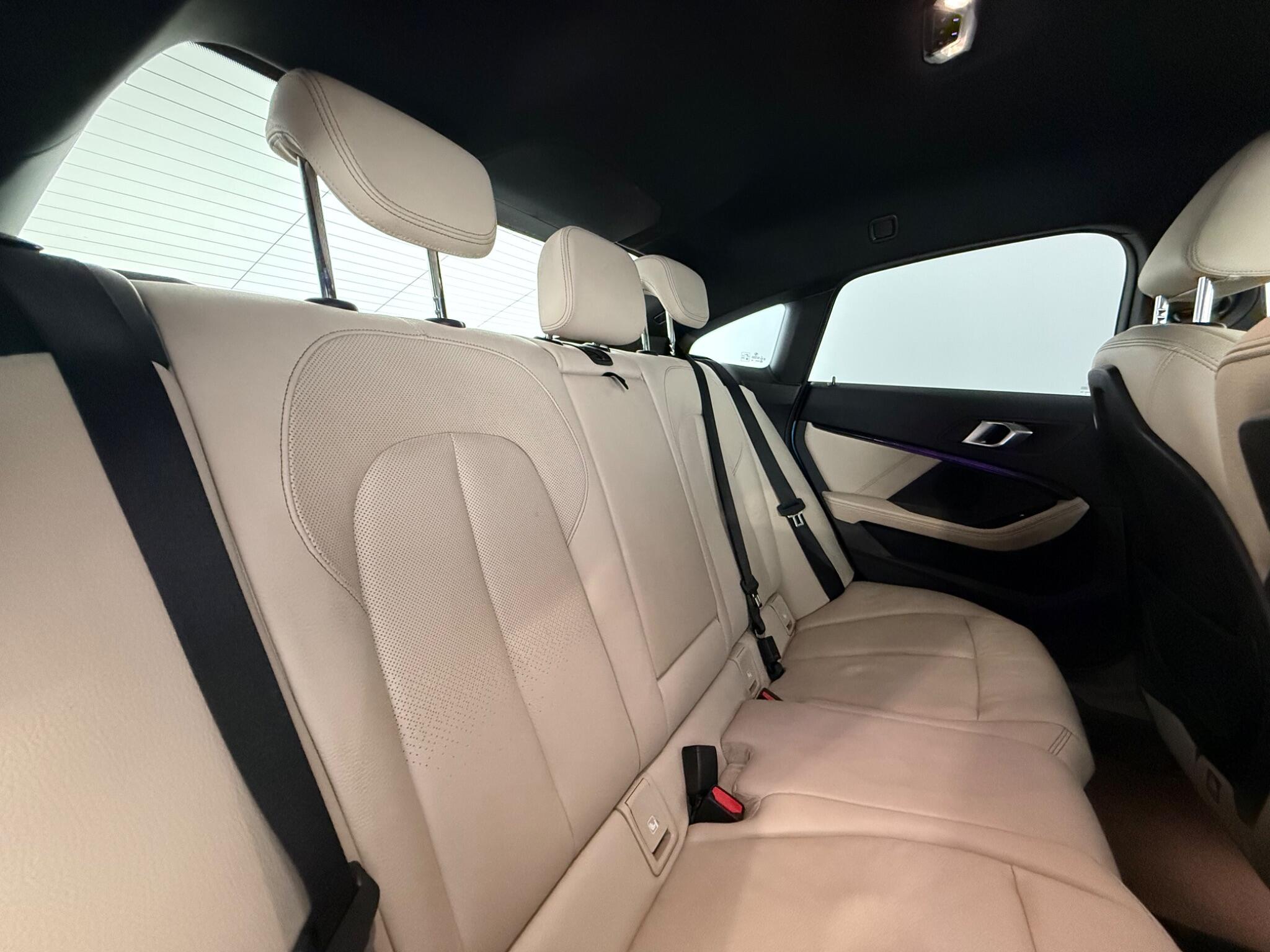 BMW 2 Series view 32