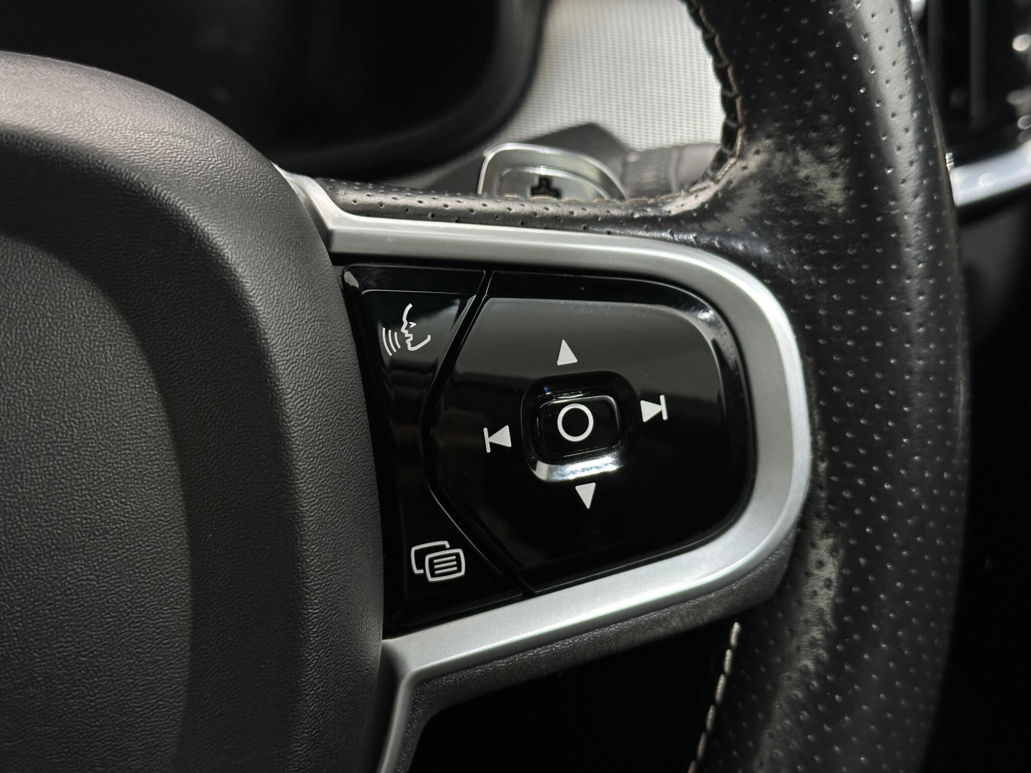 Volvo S90 view 16