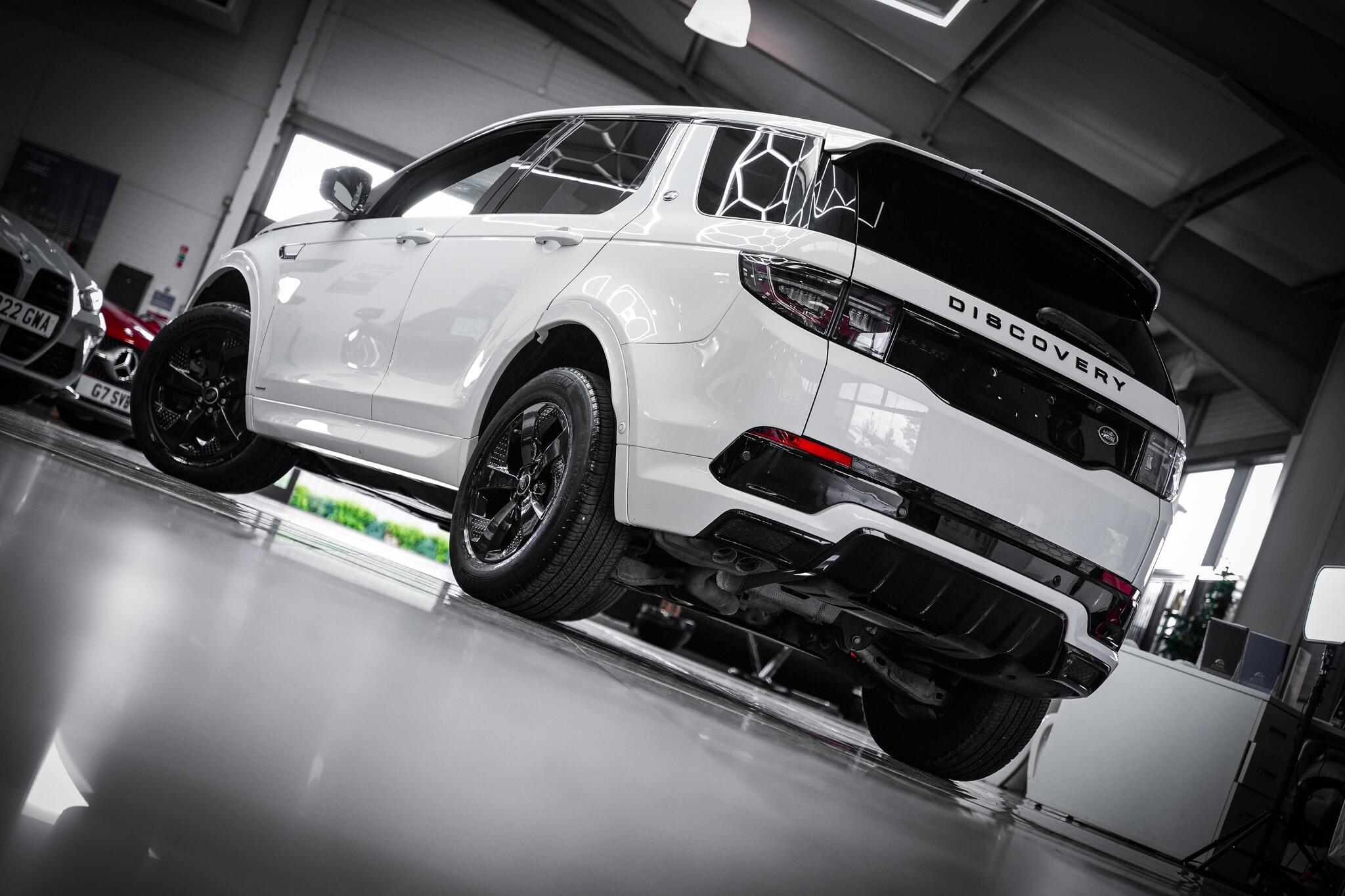 Land Rover Discovery Sport view 6