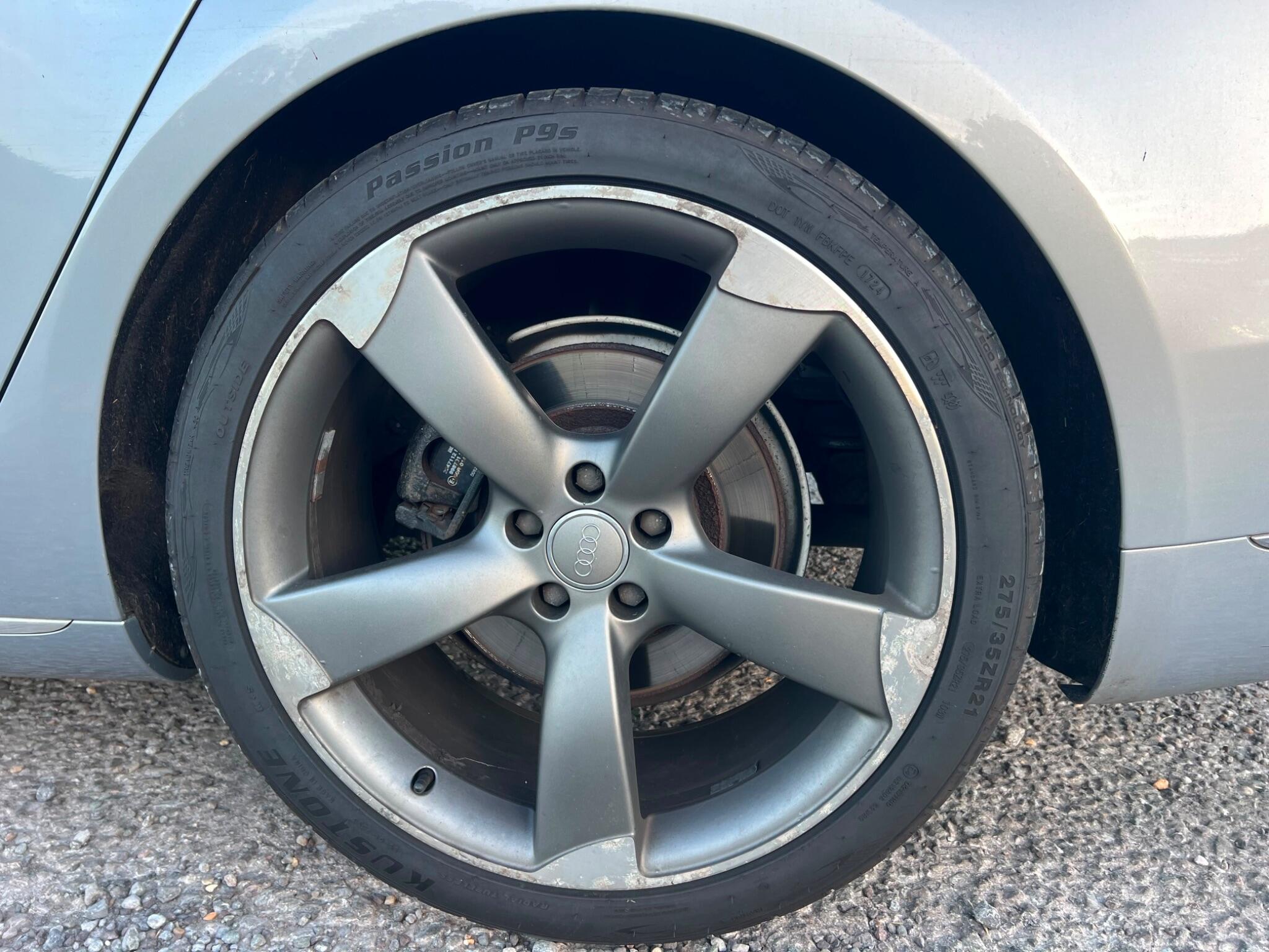 Audi A8 view 25