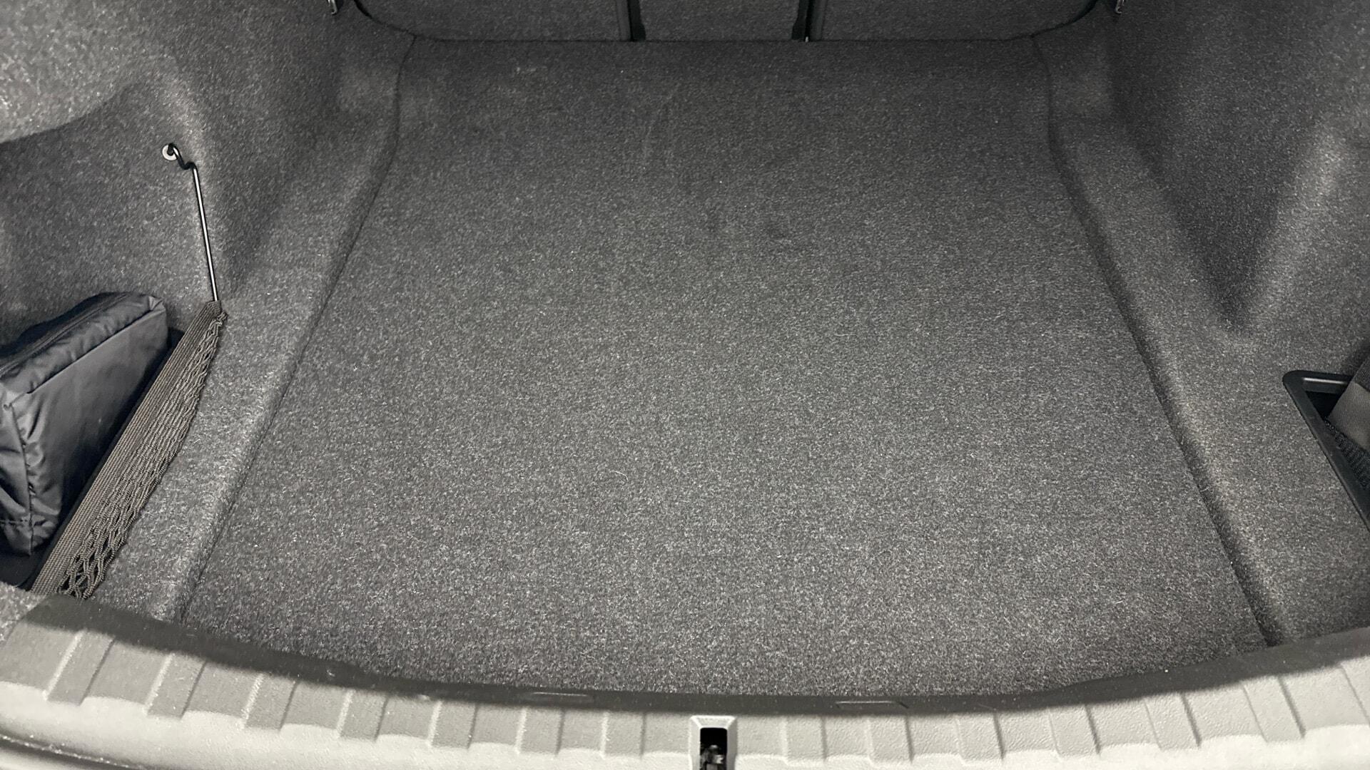 BMW 3 Series view 13