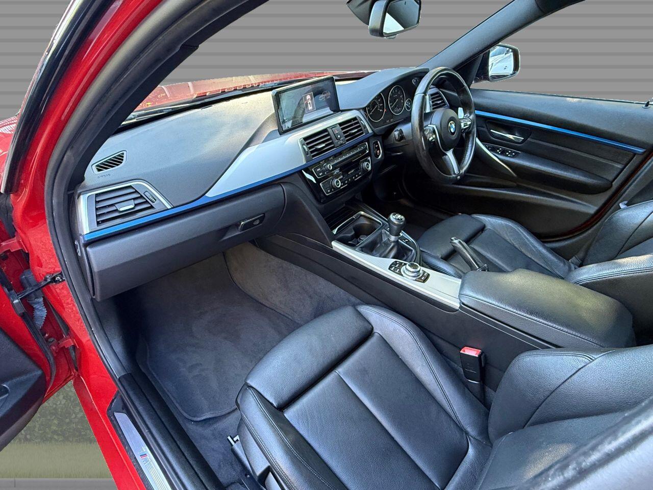 BMW 3 Series view 25