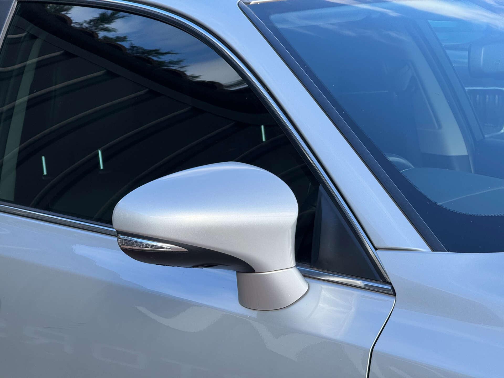 Lexus CT view 16