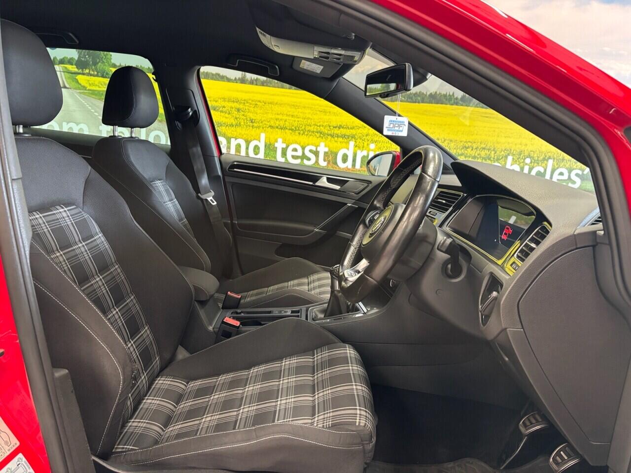 Volkswagen Golf view 11