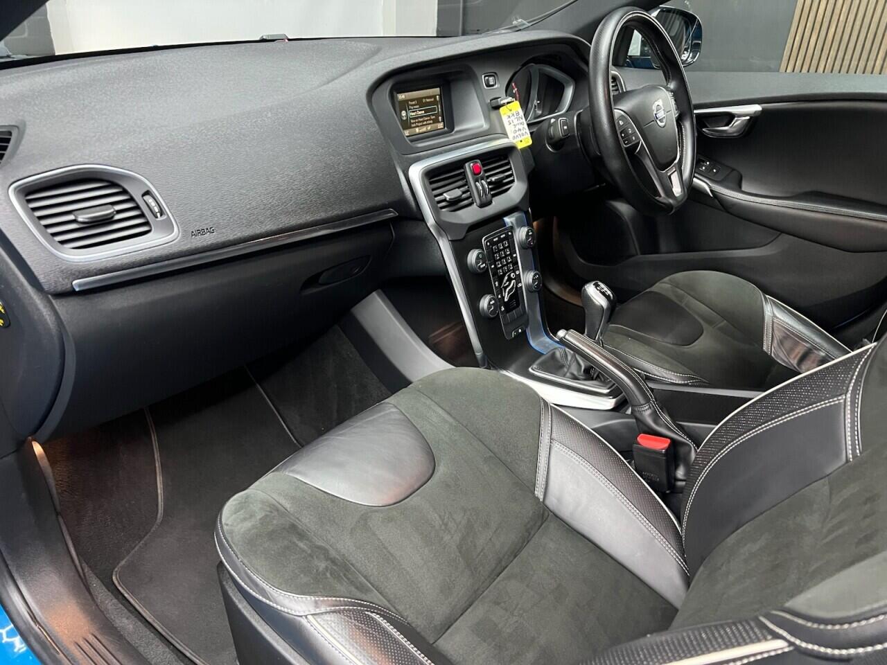 Volvo V40 view 31