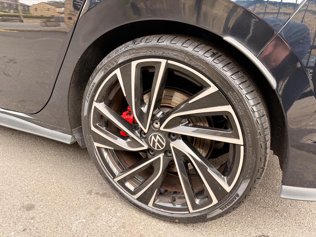 Volkswagen Golf view 19