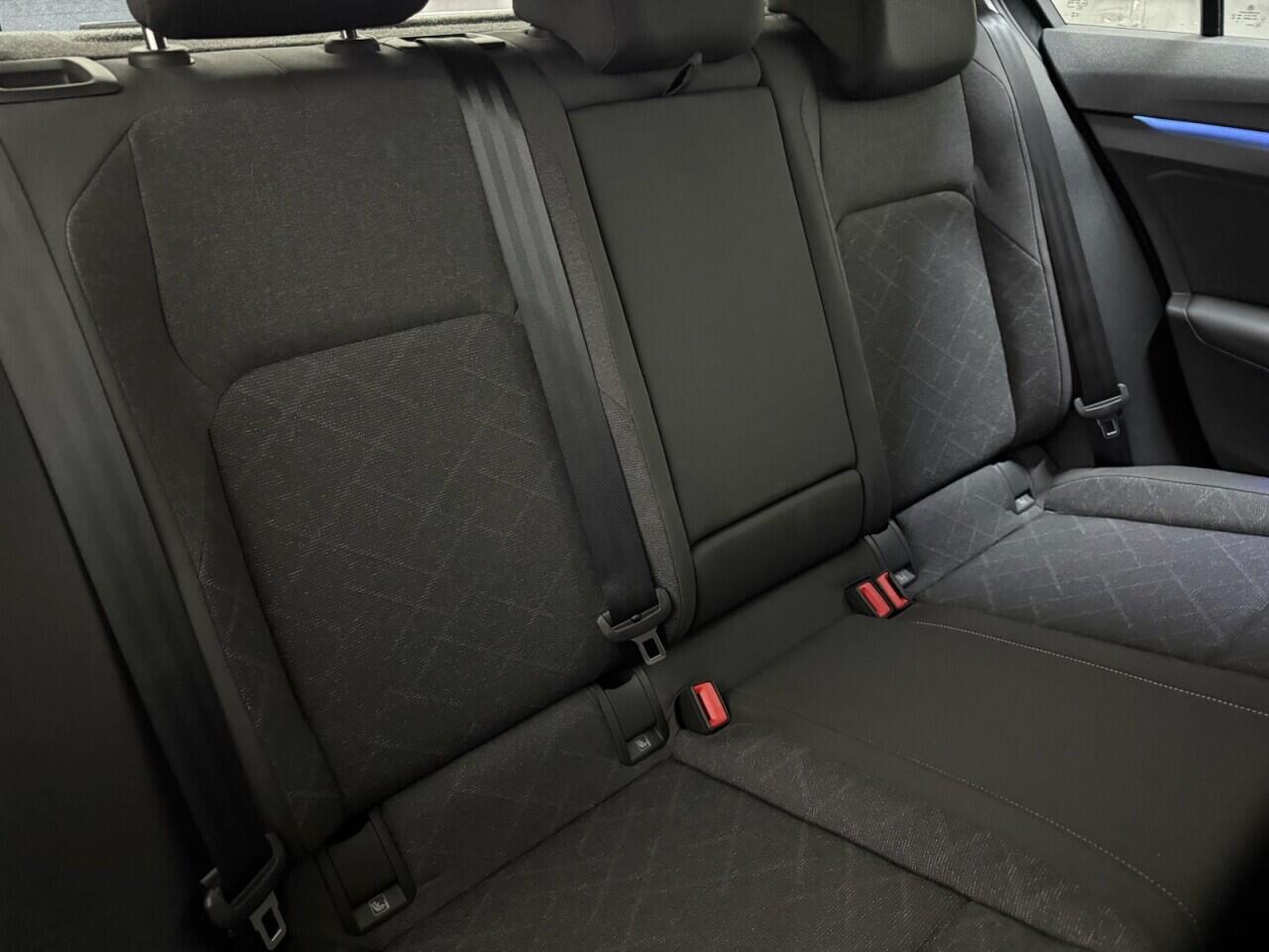 Volkswagen Golf view 24