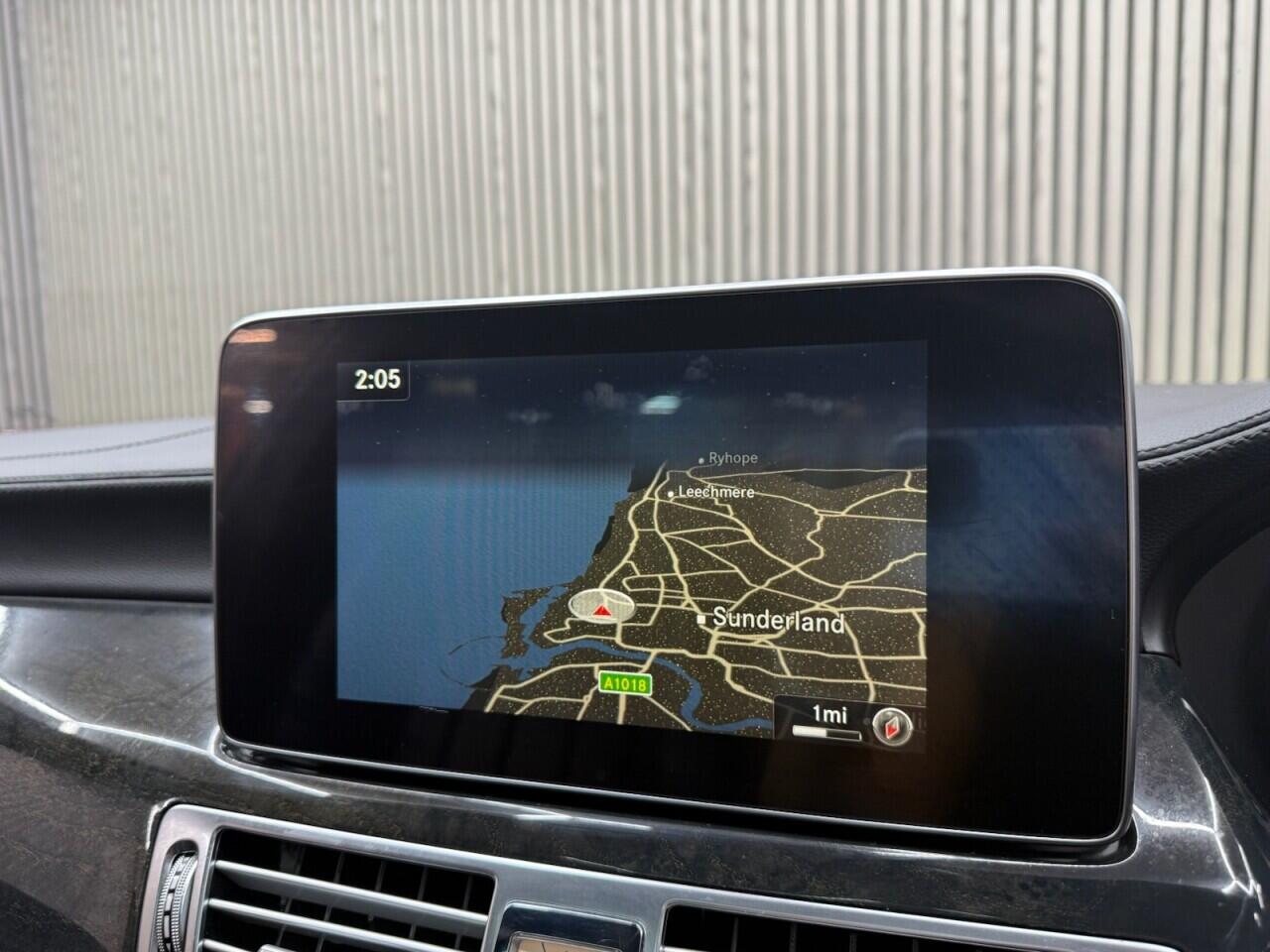 Mercedes-Benz CLS view 17