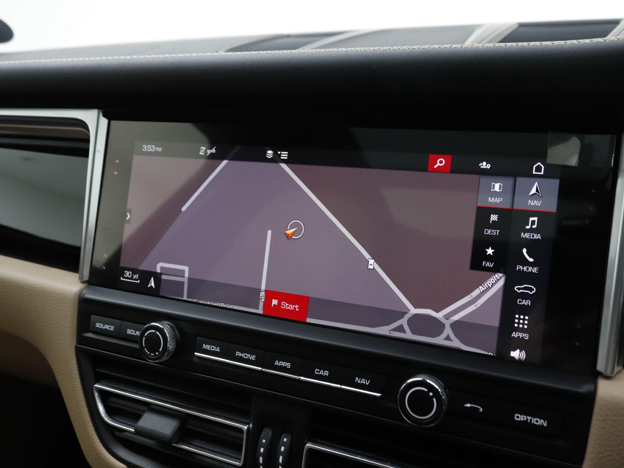 Porsche Macan view 29