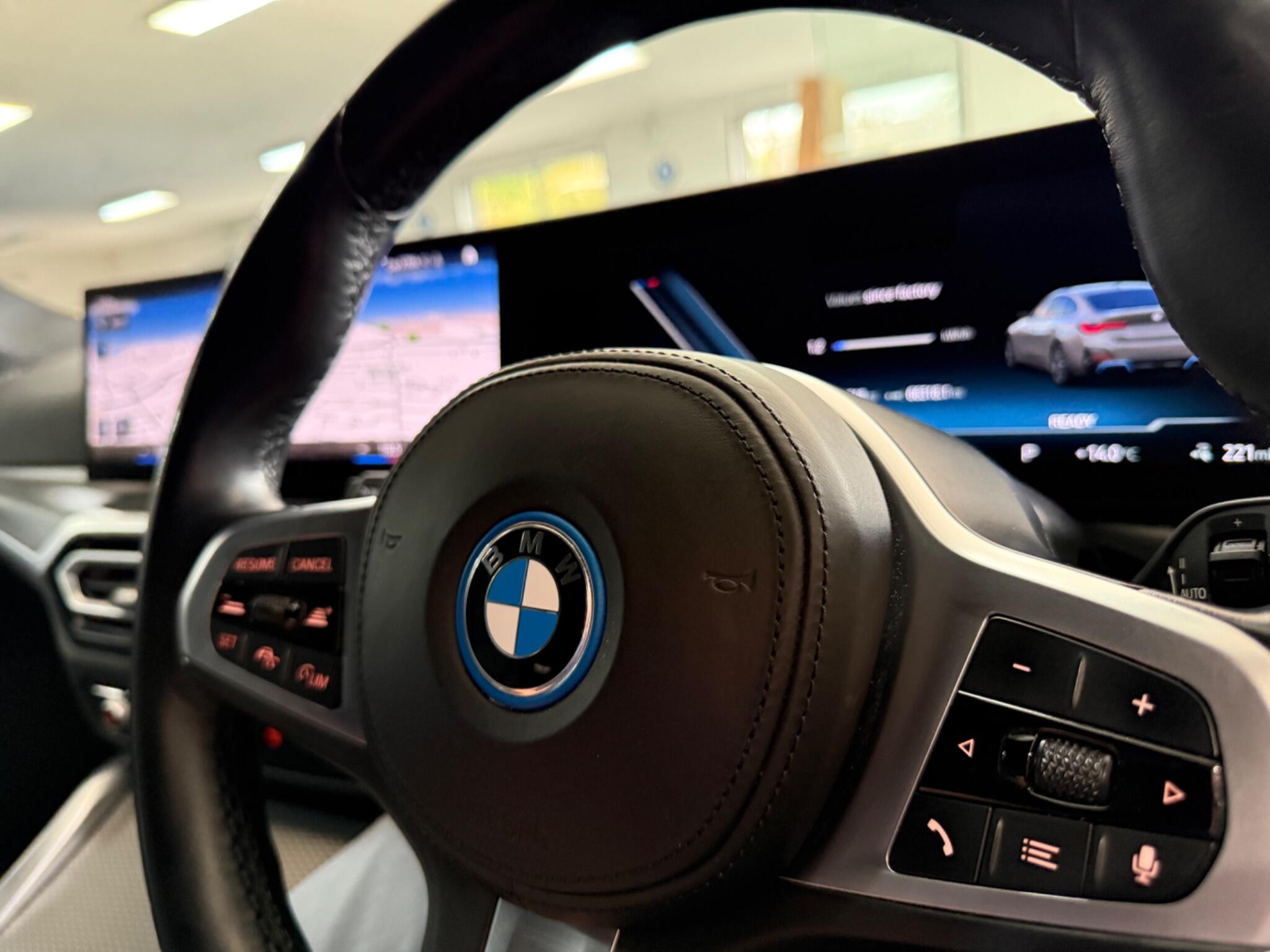 BMW I4 view 23