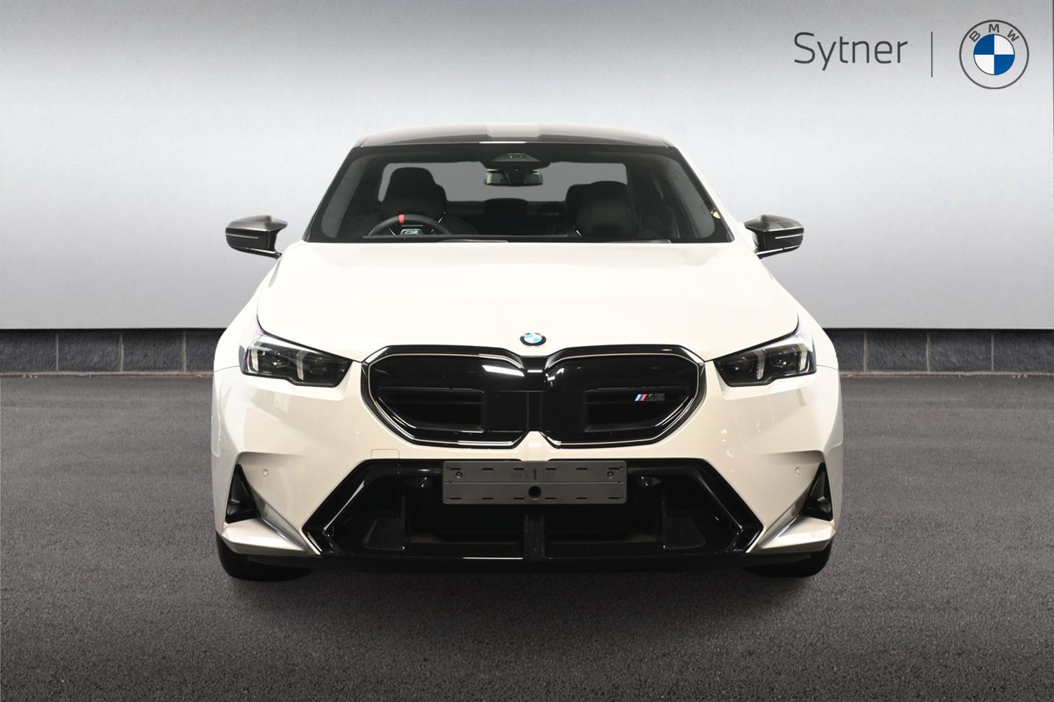 BMW M5 view 16