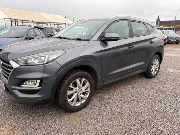 Grey 2019 Hyundai Tucson SUV/Crossover Front-wheel drive Manual