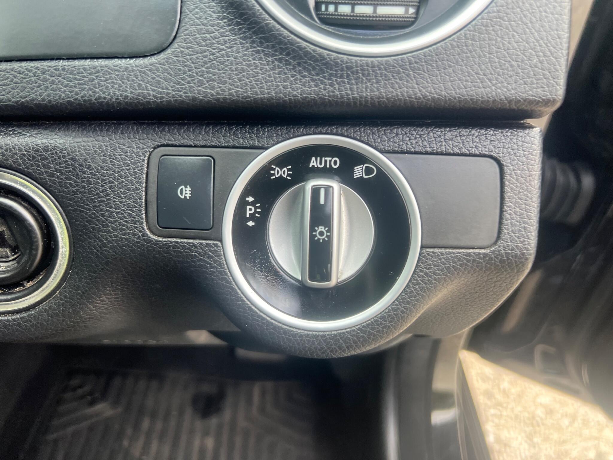 Mercedes-Benz C Class view 30