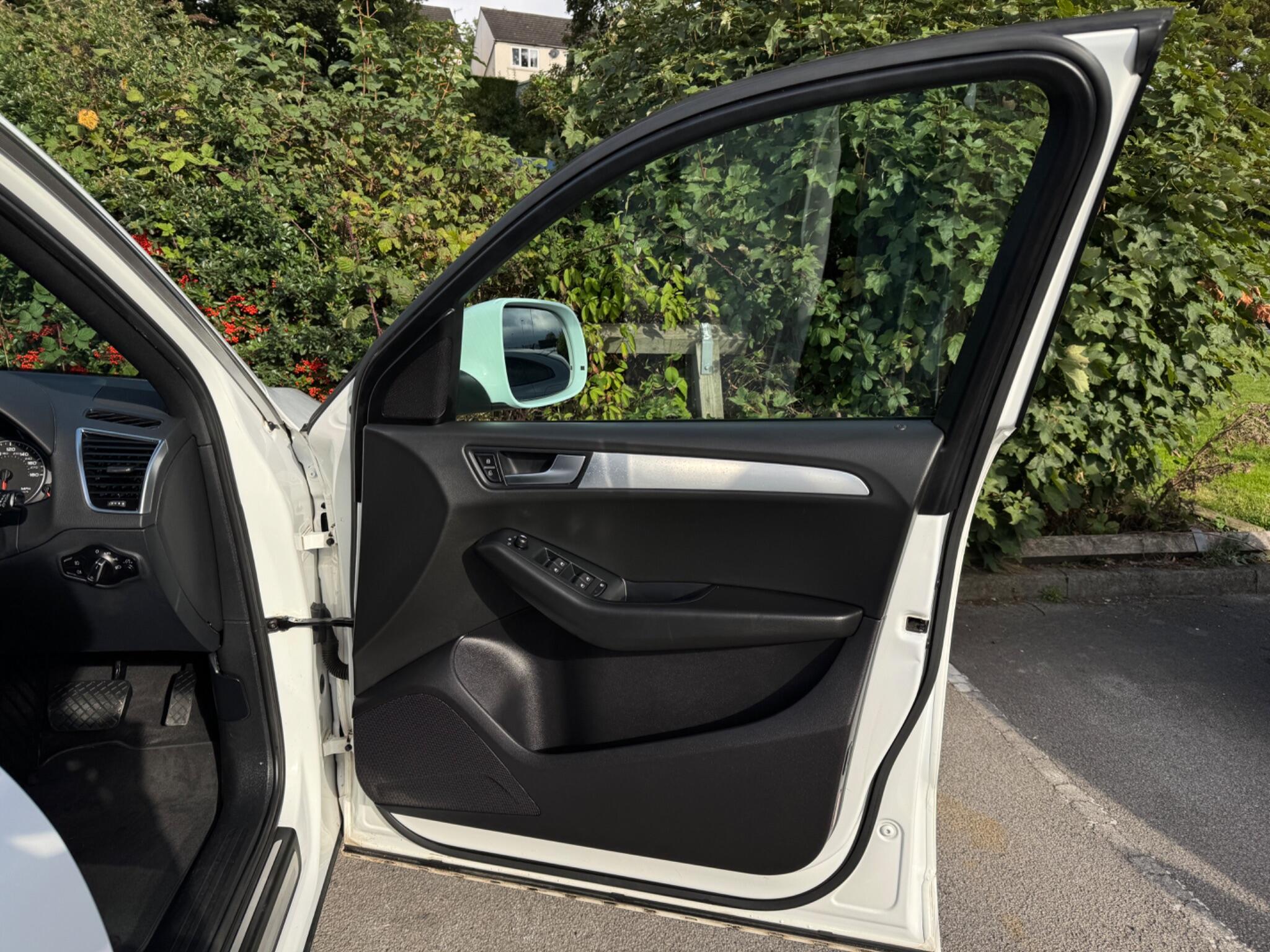 Audi Q5 view 29