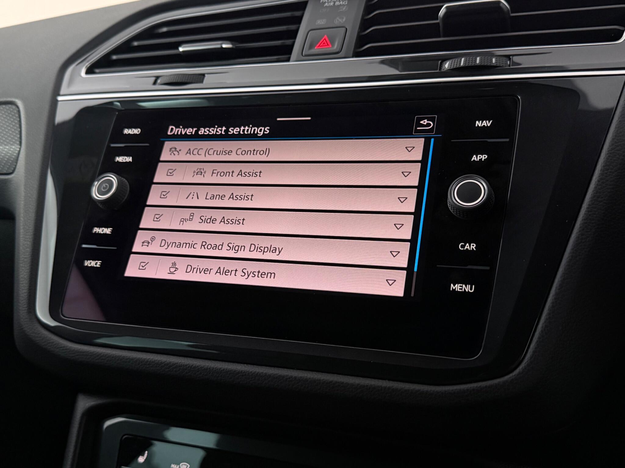 Volkswagen Tiguan view 27