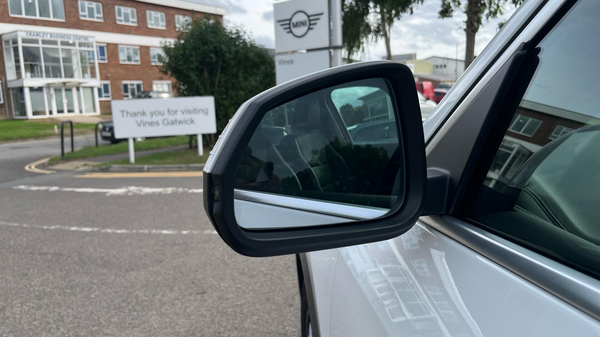 BMW iX1 view 36