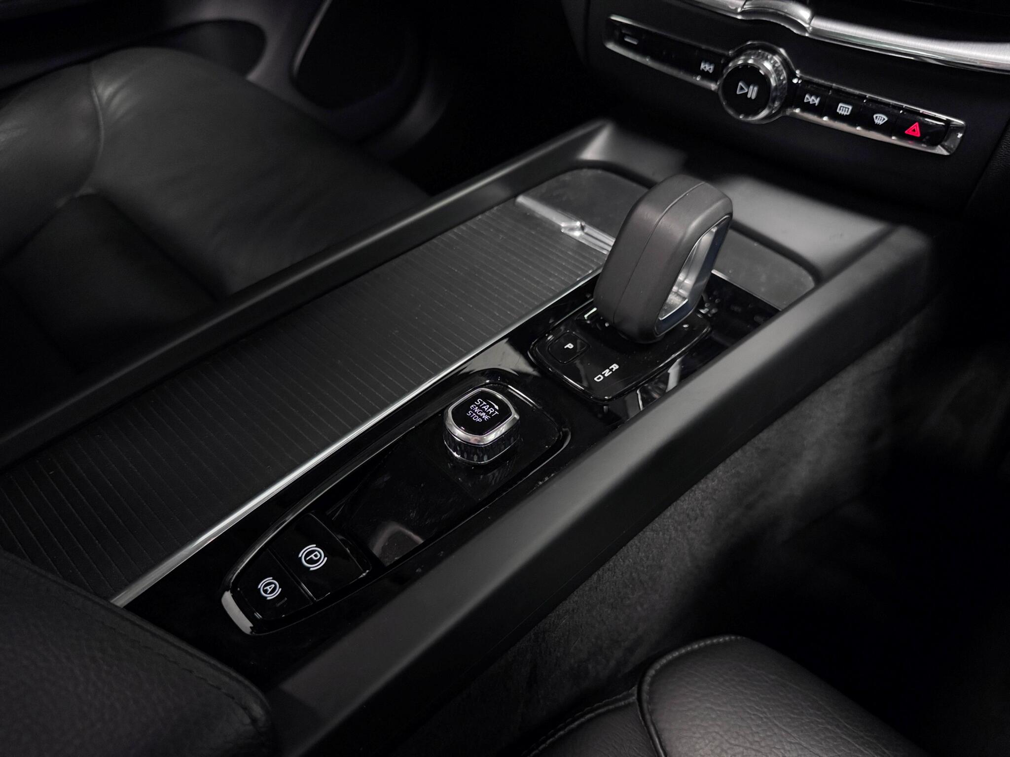 Volvo XC60 view 39