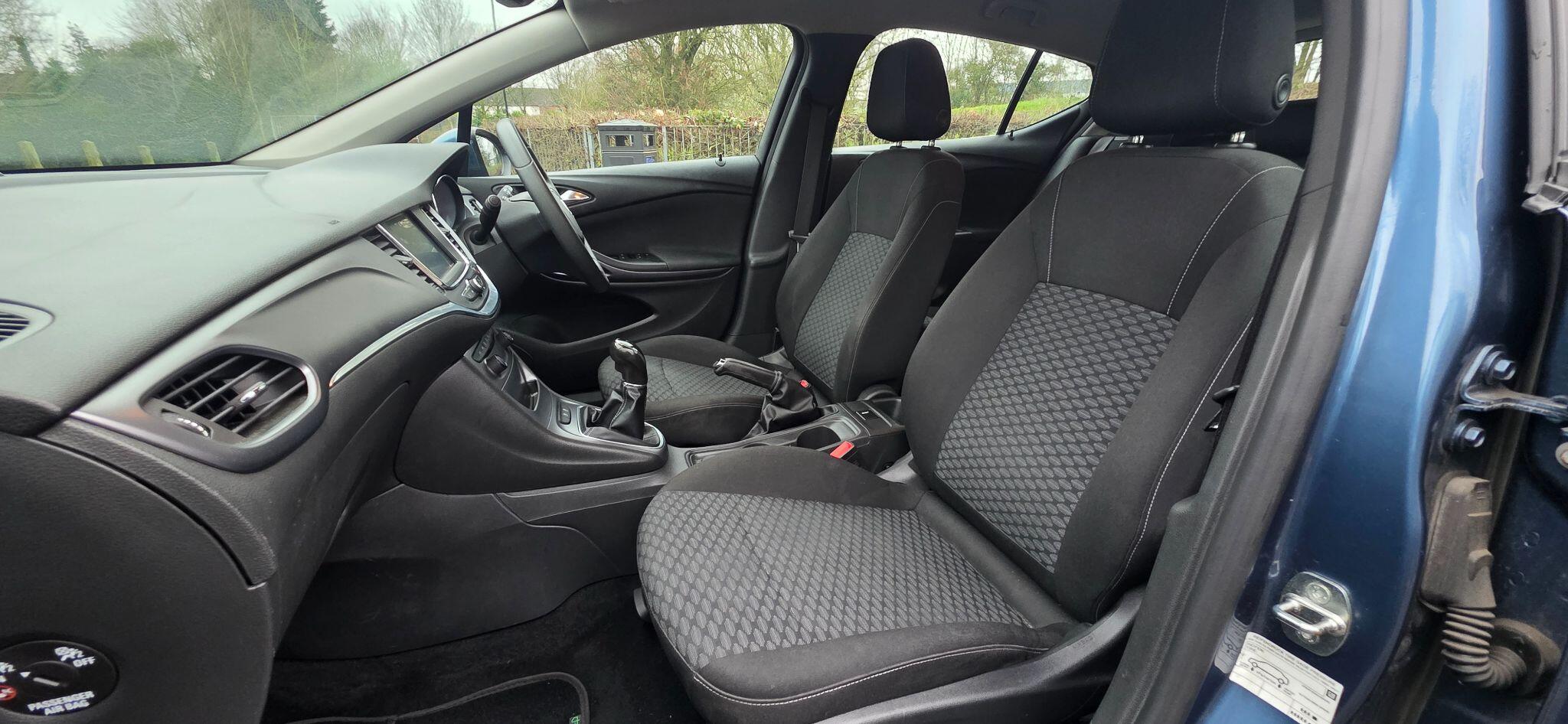2016 Vauxhall Astra 1.6 CDTi BlueInjection Design Euro 6 (s/s) 5dr • 78,100 miles image 18