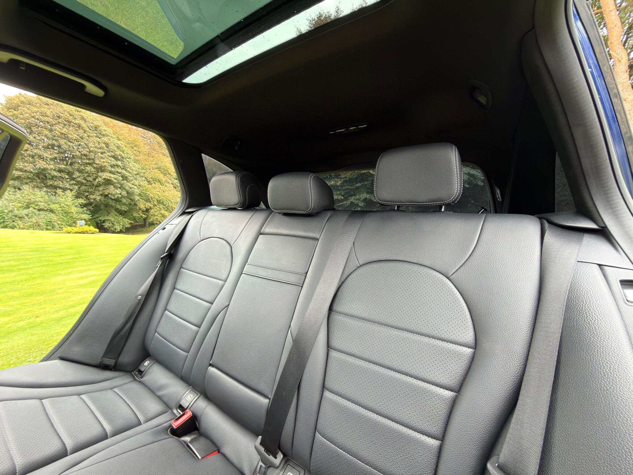 Mercedes-Benz C-Class view 32