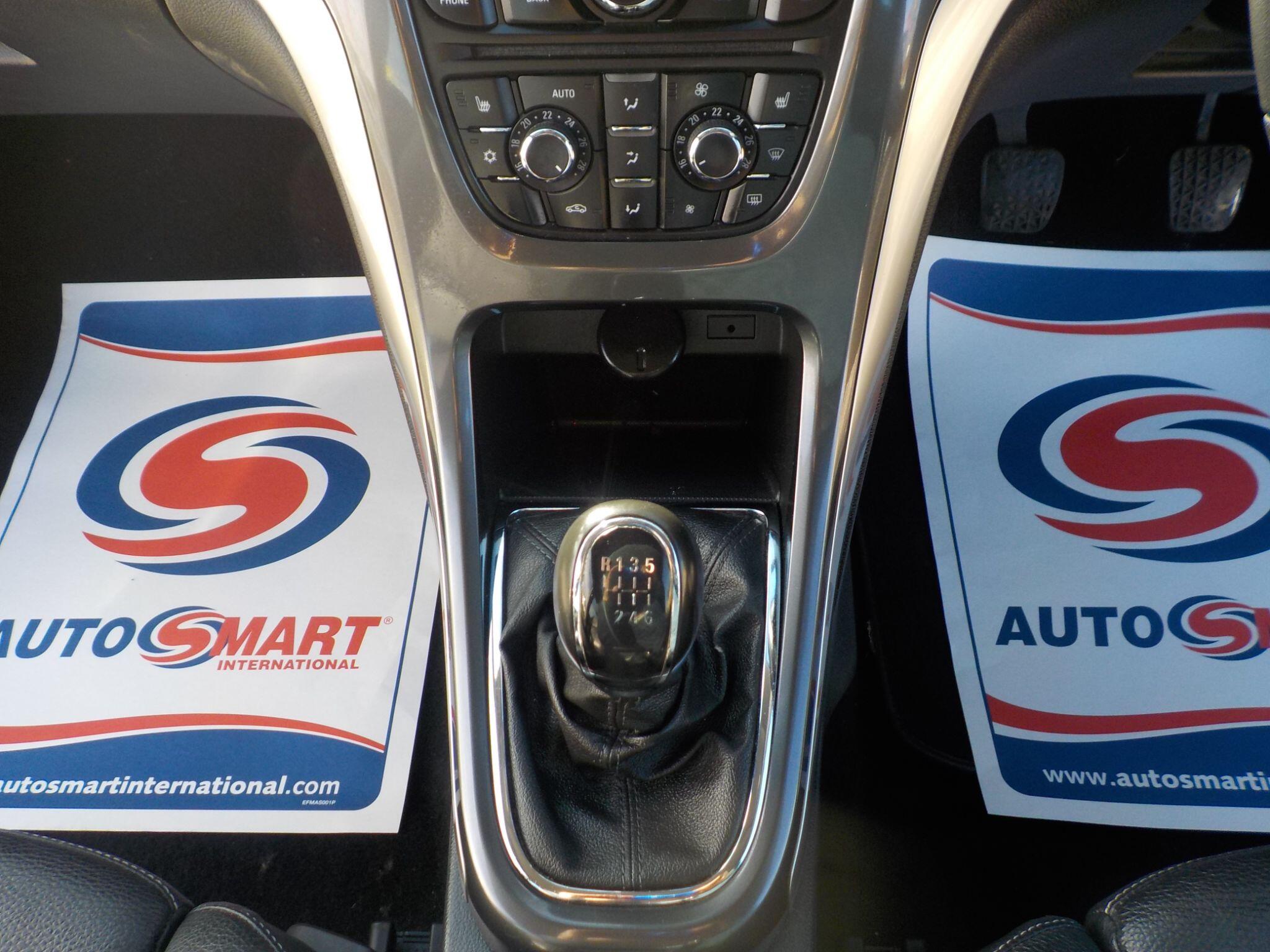 Vauxhall Astra 1.7 CDTi ecoFLEX 99g Elite Euro 5 (s/s) 5dr