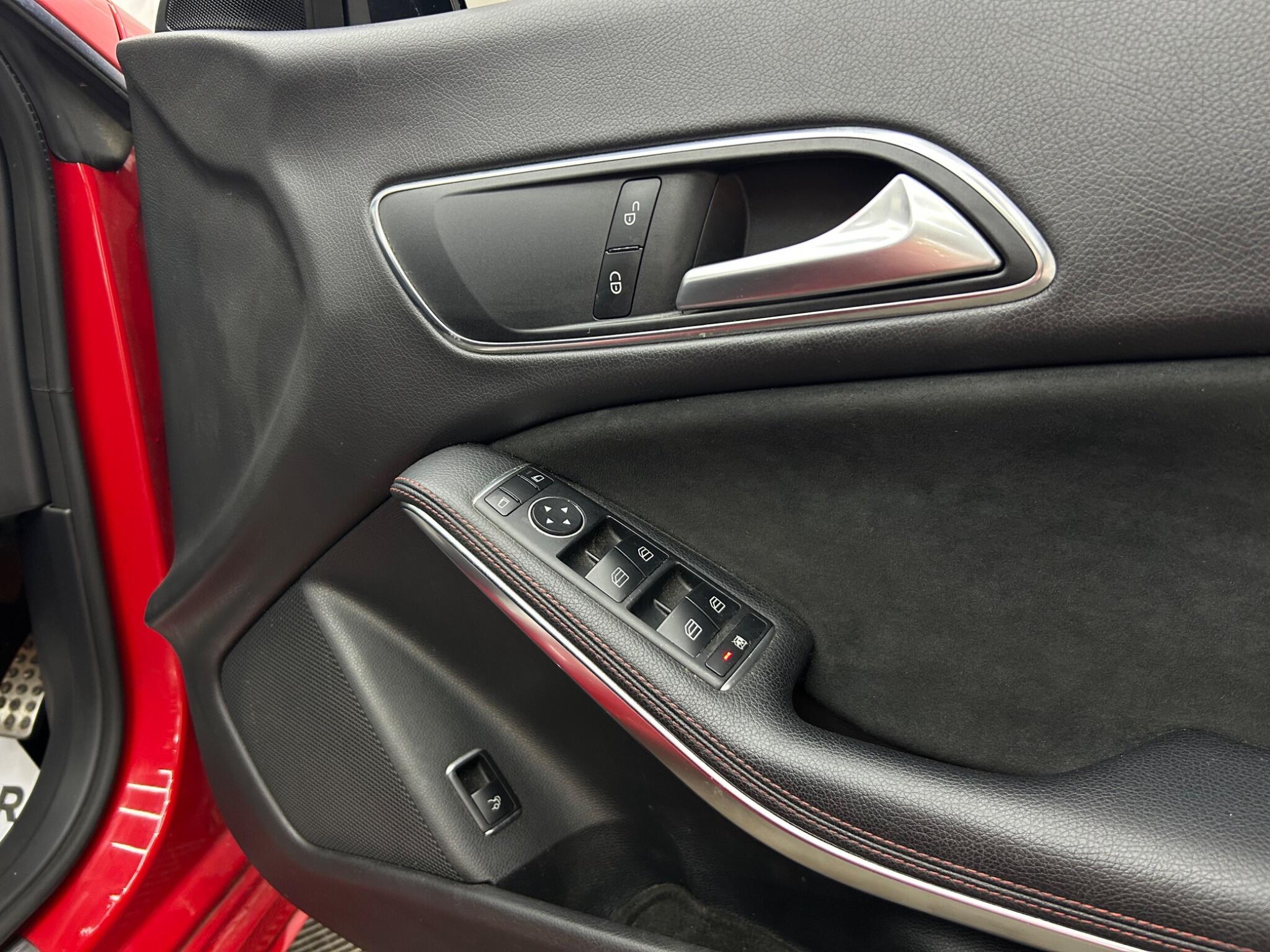 Mercedes-Benz Cla view 26