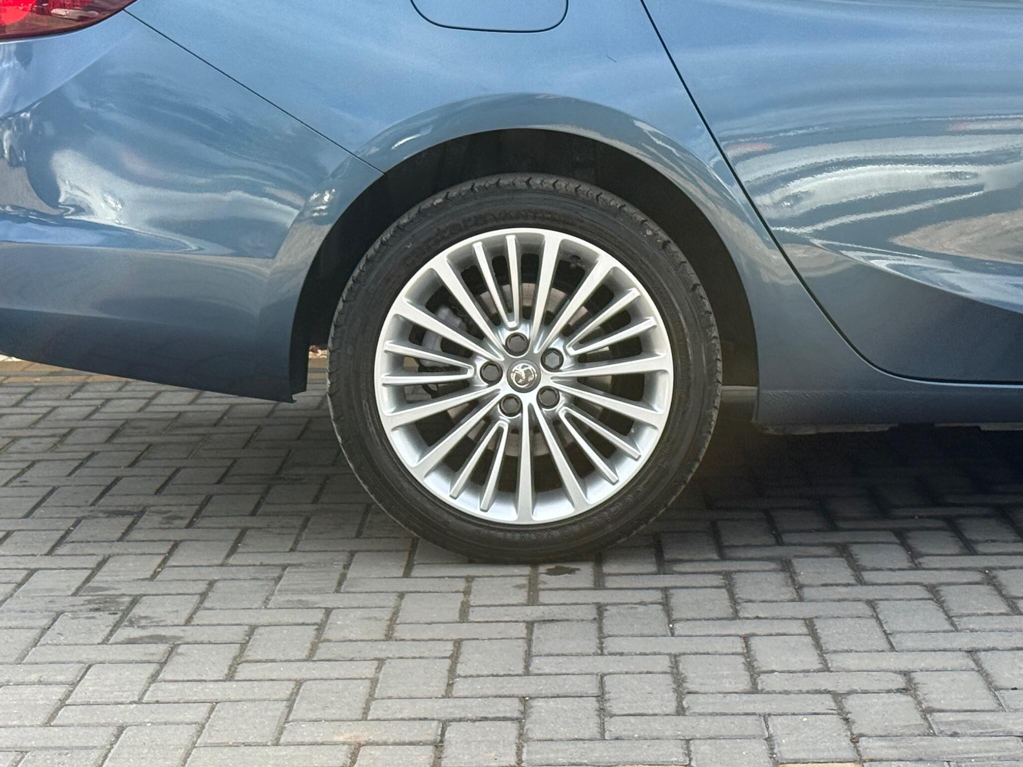 Vauxhall Astra view 14