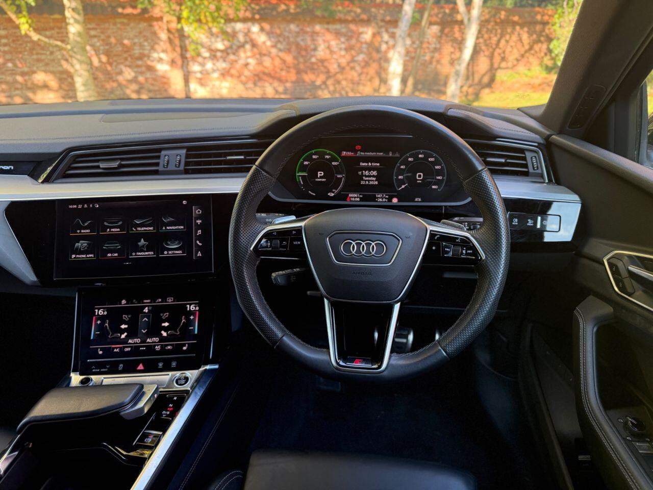 Audi Q8 E-Tron view 20