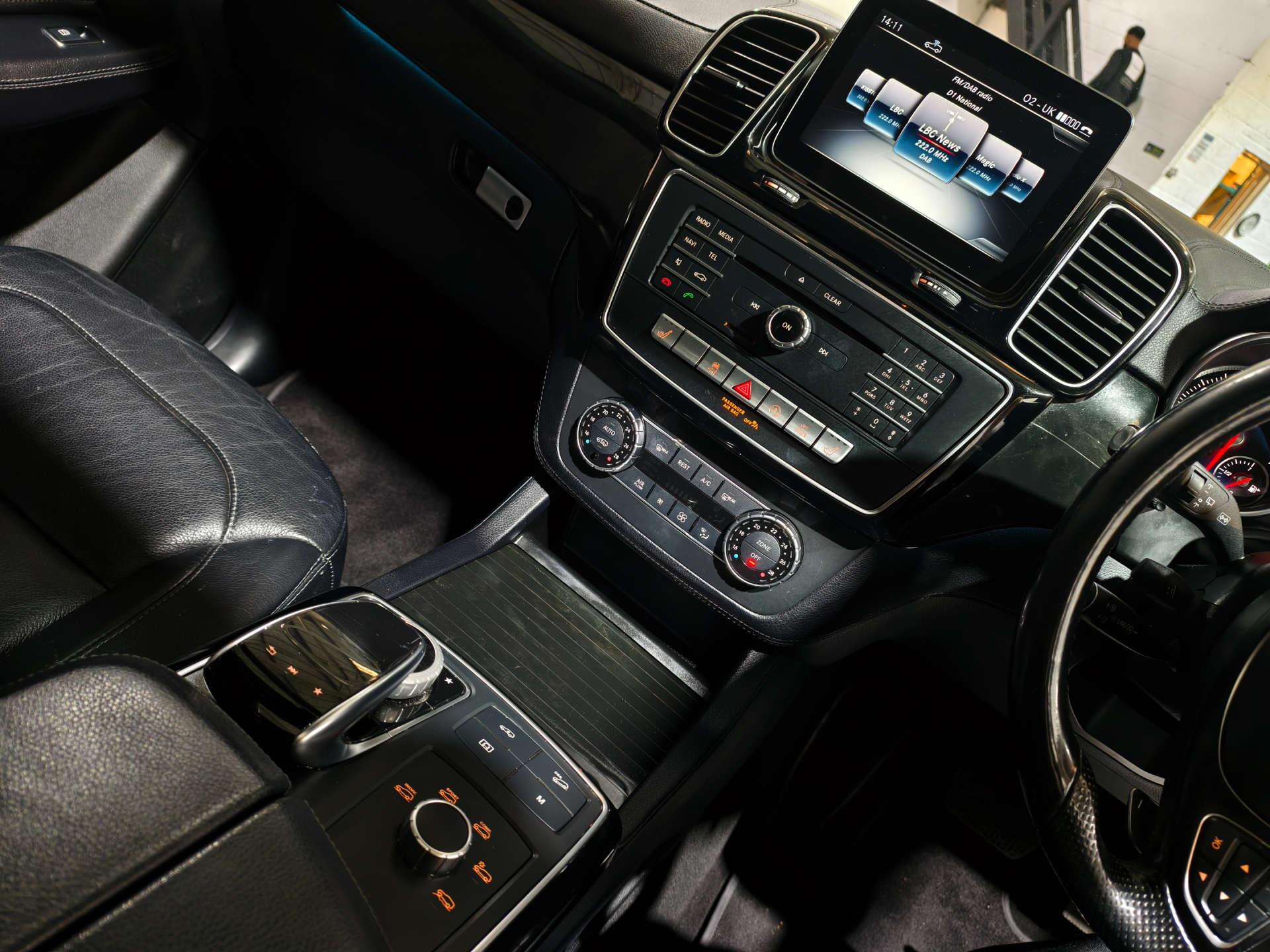 Mercedes-Benz GLS view 41